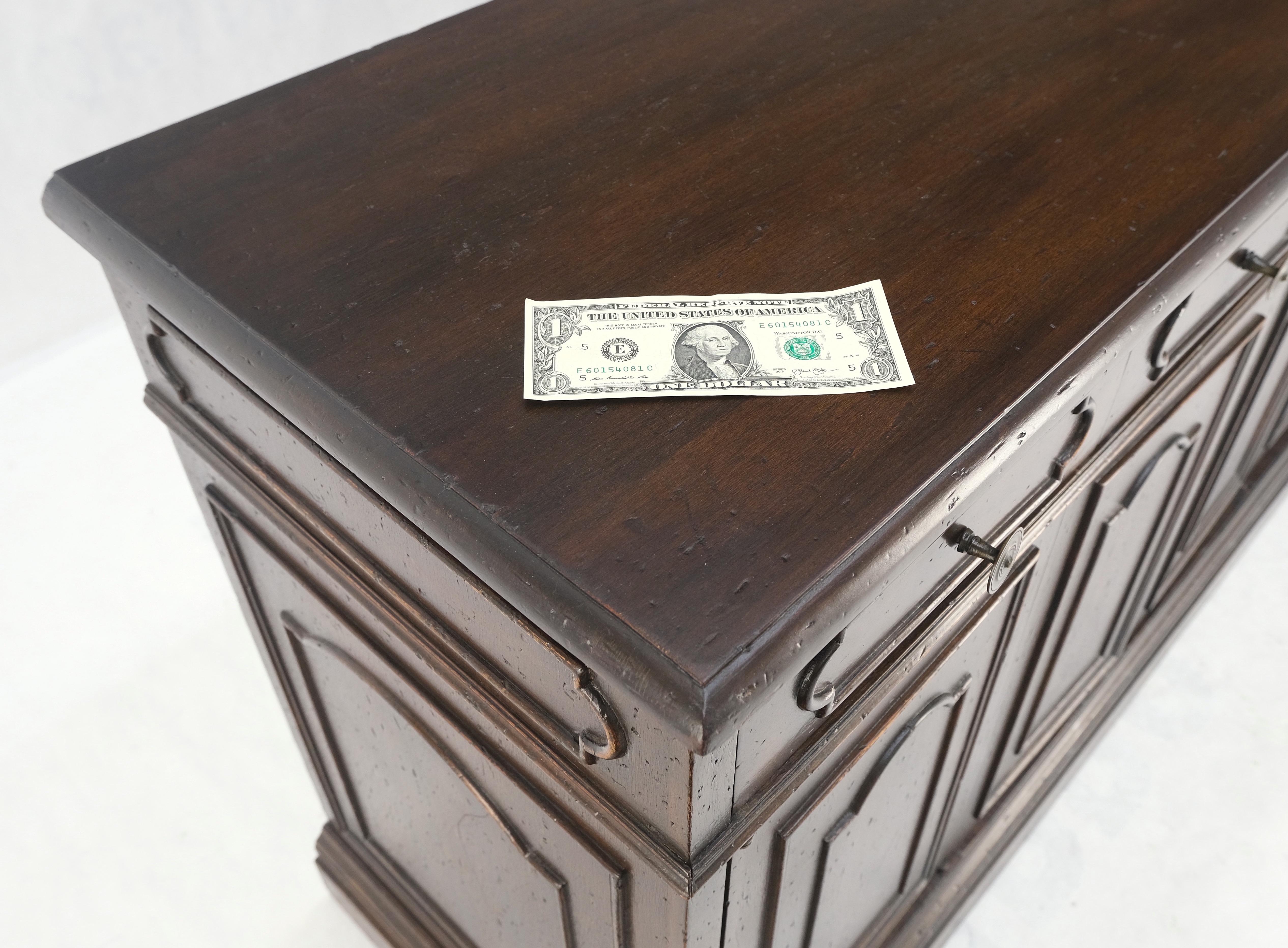Comò lungo Bloomingdale's Credenza con anta a fisarmonica 18 cassetti Noce scuro MINT! in vendita 7