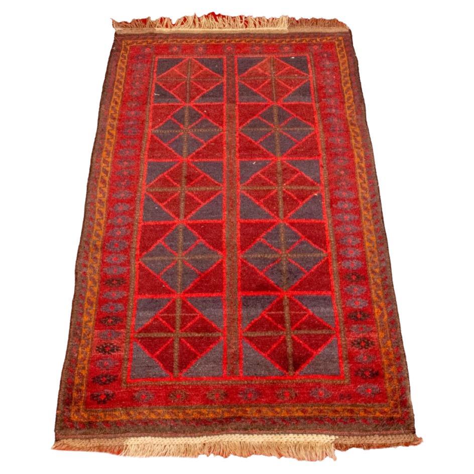 Bloomingdales Pakistani Wool Rug 4.6' x 2.5' For Sale