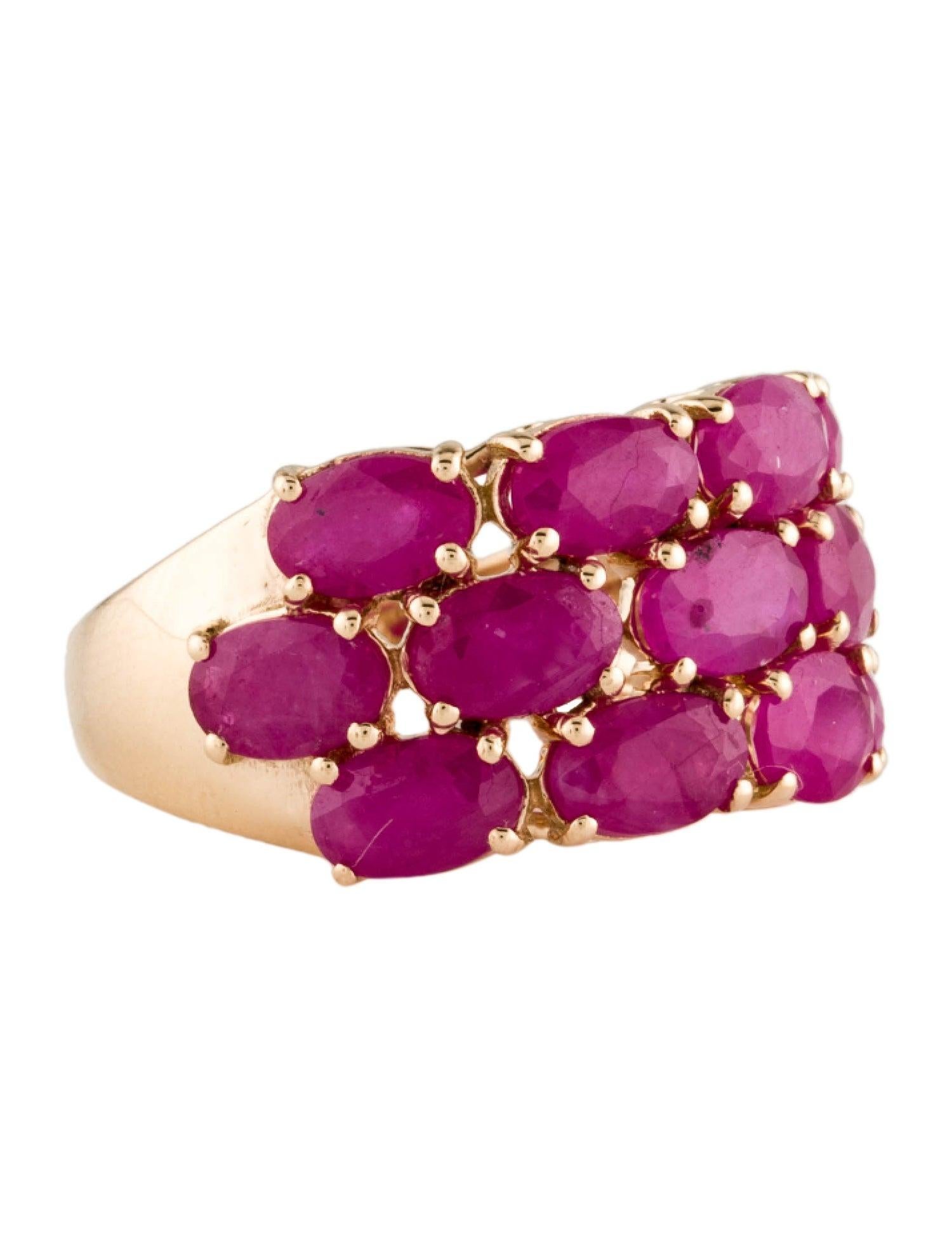 Erhöhen Sie Ihren Stil mit dem exquisiten Charme unseres Blooms of Passion Ruby Elegance Rings von Jeweltique. Dieses strahlende Schmuckstück ist nicht einfach nur ein Ring, es ist eine Manifestation leidenschaftlicher Blüten und der zeitlosen