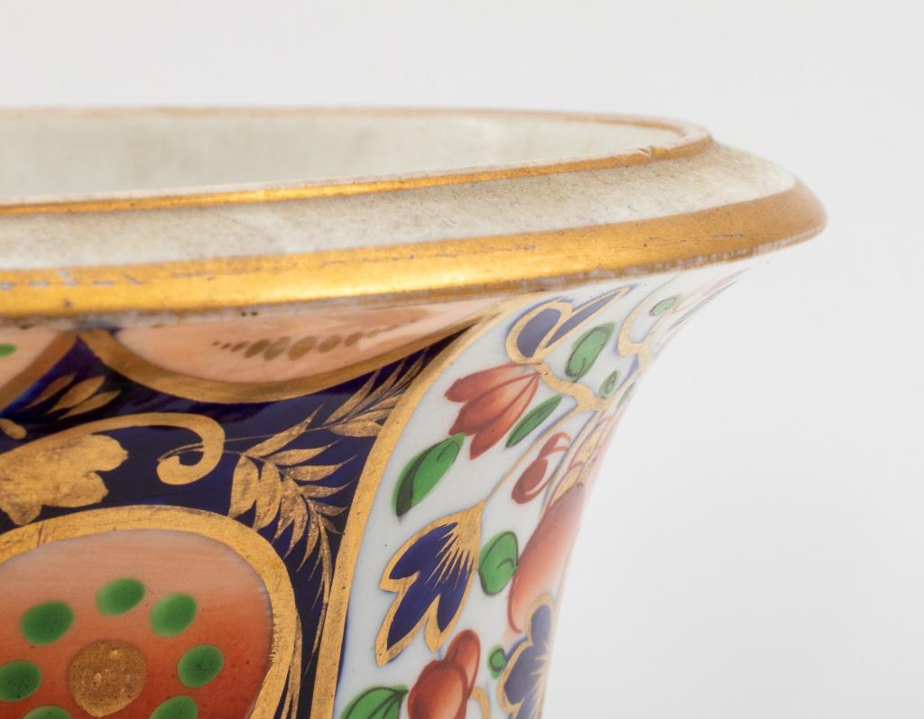 Bloor Derby Imari Campagna-Form Urns, ca. 1830 In Good Condition In Astoria, NY