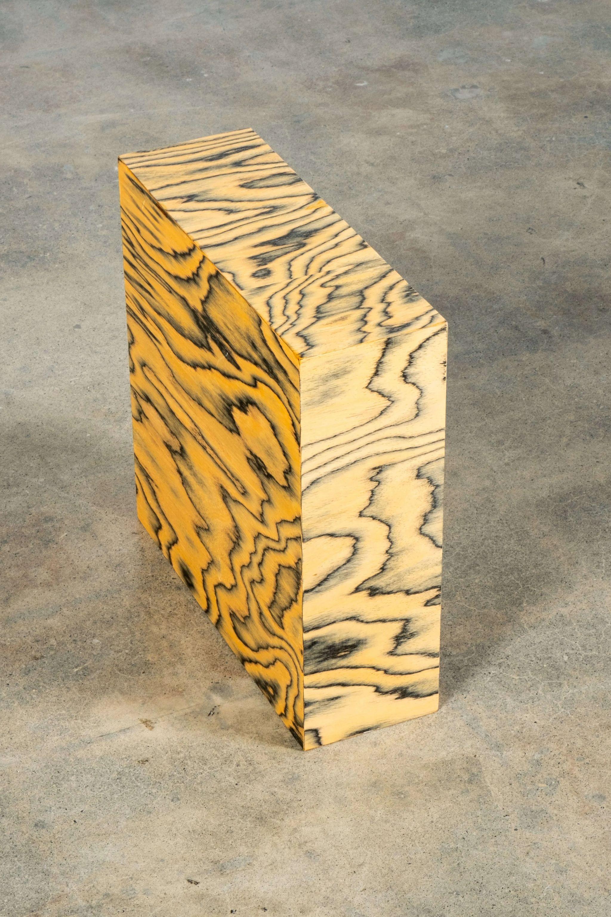 BLOQUE 5, Pedestal with Ettore Sottsass Veneer by Bonne Choice For Sale 4