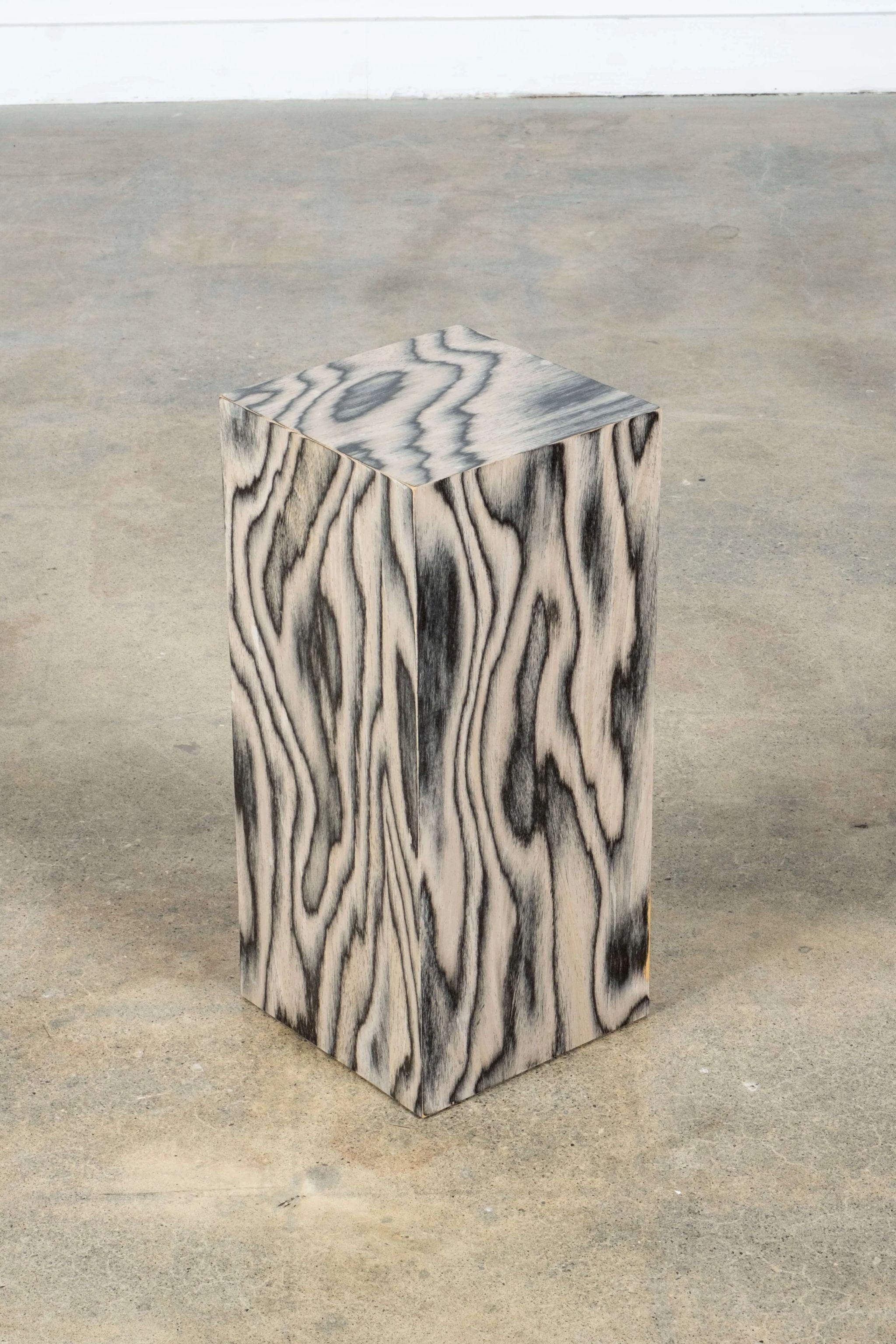 Designed By Bonne Choice Using Ettore Sottsass Veneer.

The veneer created by Ettore Sottsass in the 1980s – utilized for the first
time in the Memphis collection – now becomes part of the Bonne Choice
Bloques range in three color variants: red,