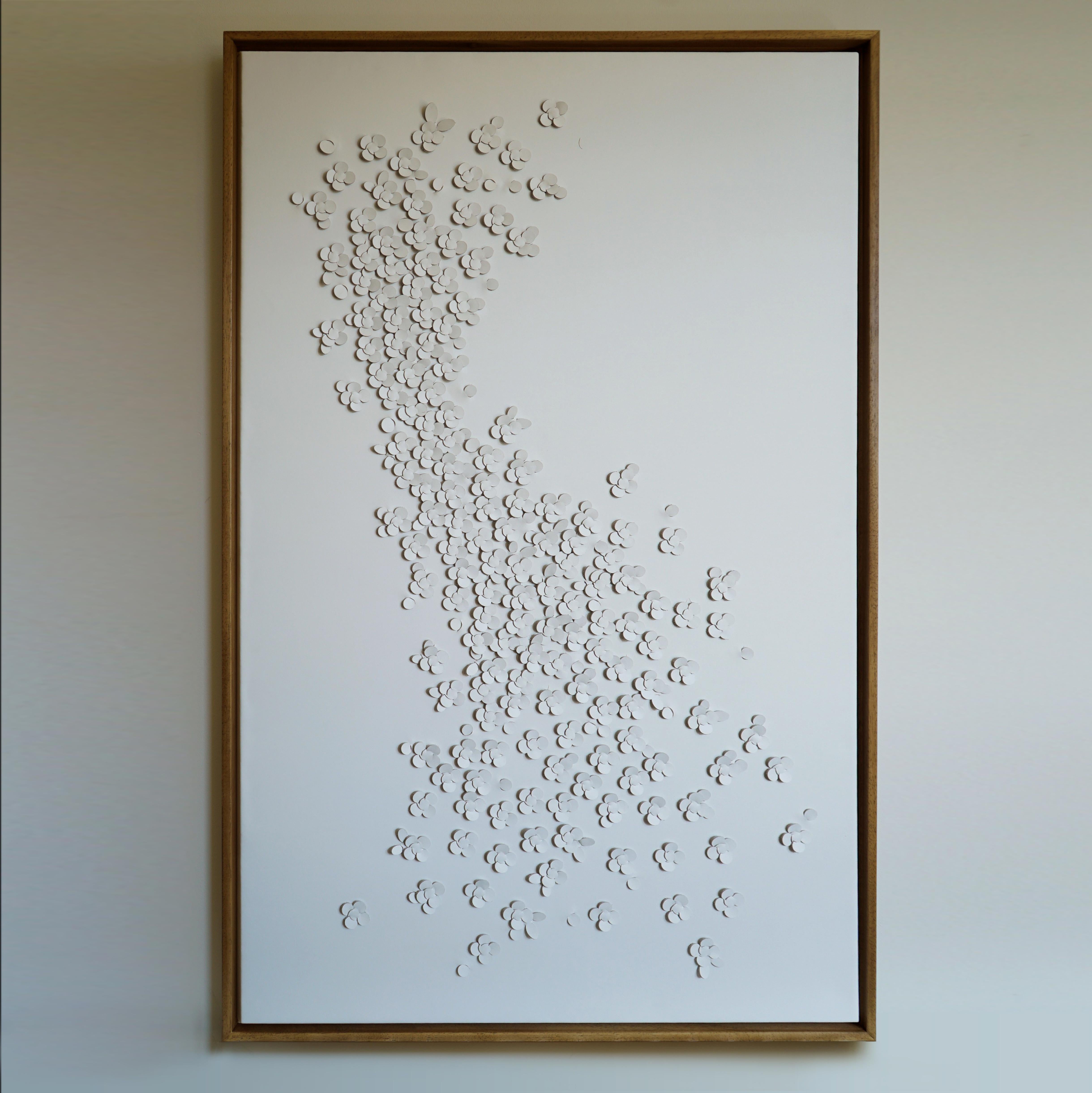 Moderne Une pièce d'art mural sculptural en cuir blanc Blossom en 3D. en vente