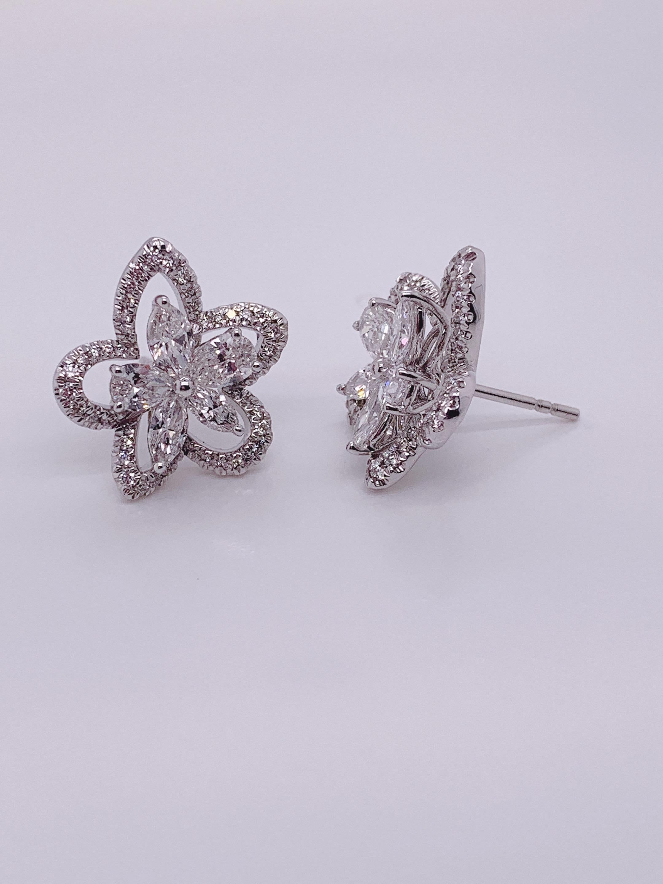 Blossom Flower 18k White Diamond Jacket Earring In New Condition For Sale In Tsim Sha Tsui, HK