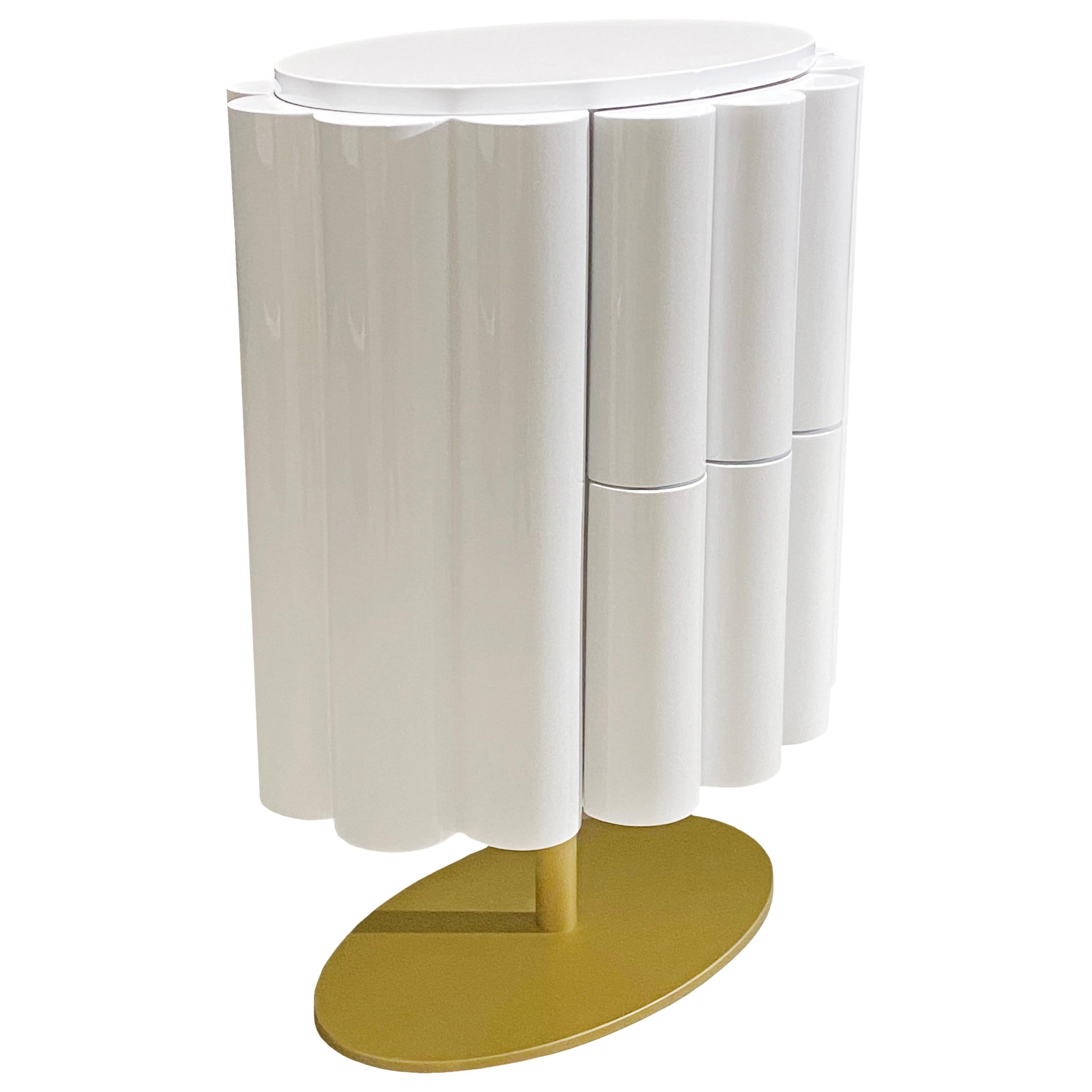 Moderner Nachttisch „Blossom“ in glänzendem Weiß von Egli Design