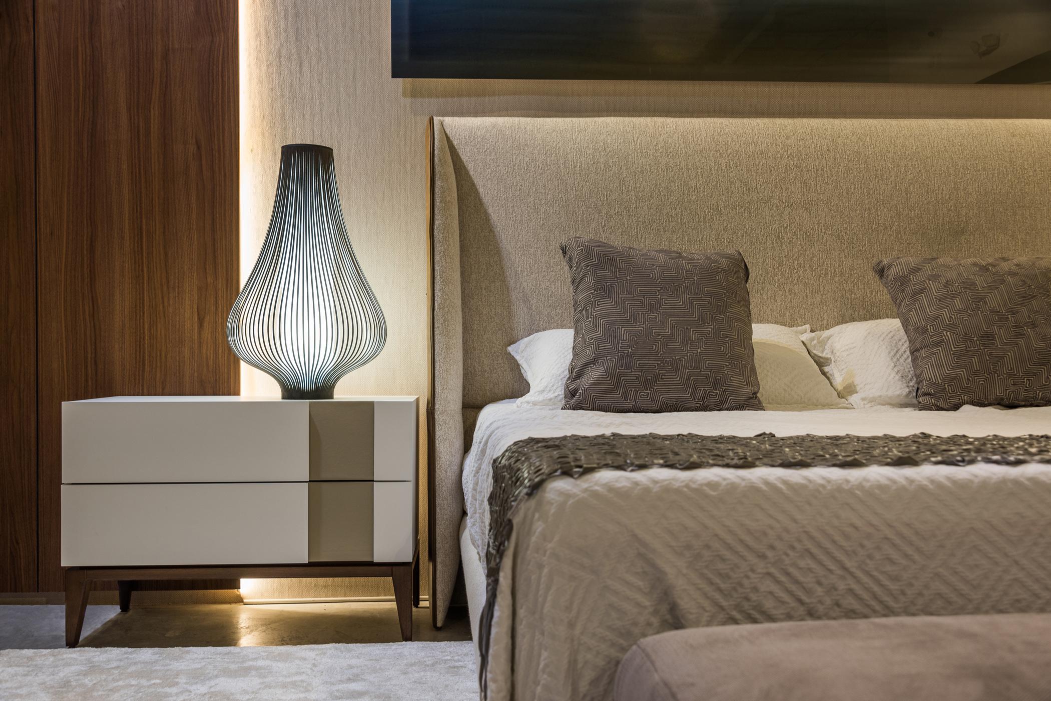 Blossom Table Lamp For Sale 4