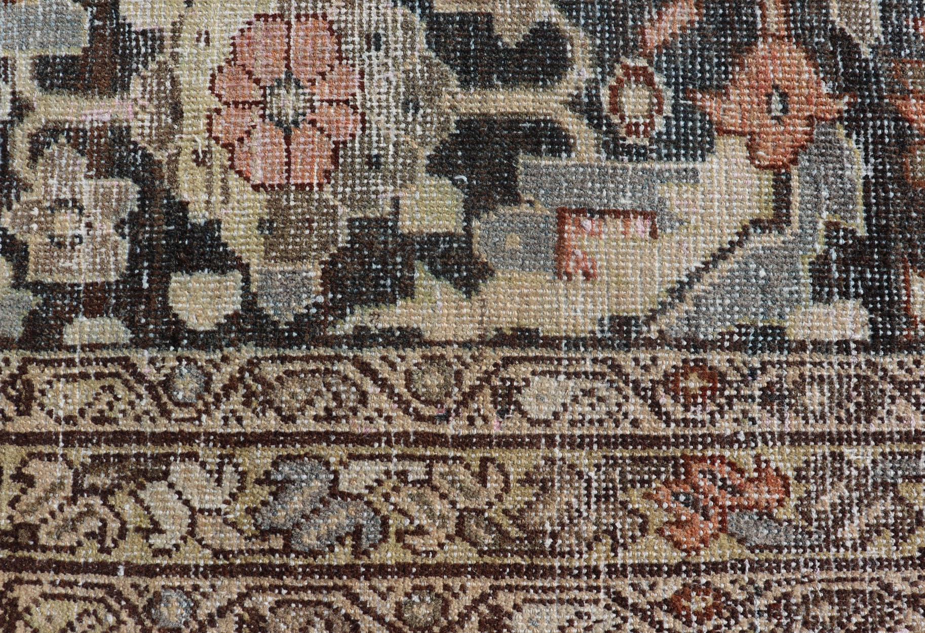 Antike persische Sultanabad-Galerie in Grau und Rosa mit Blumenmuster in Übergröße (20. Jahrhundert) im Angebot