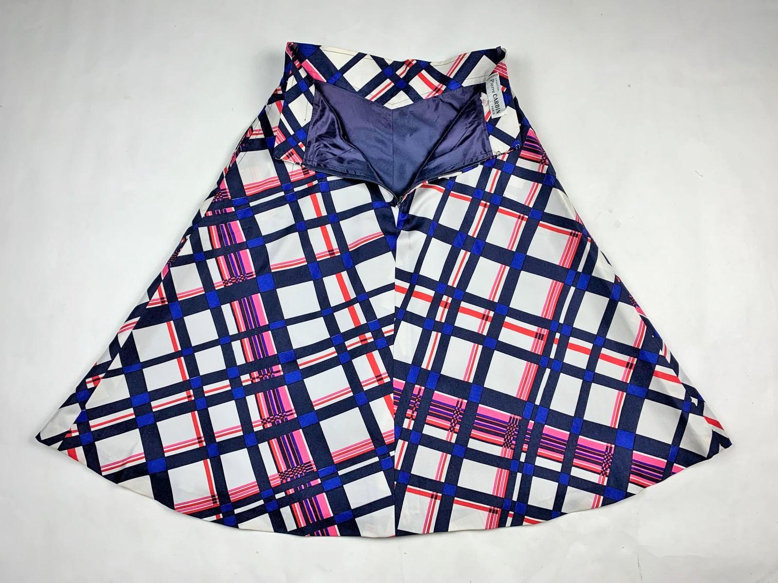 Camicetta e gonna in Twill di seta di Pierre Cardin, circa 1972. in vendita 7