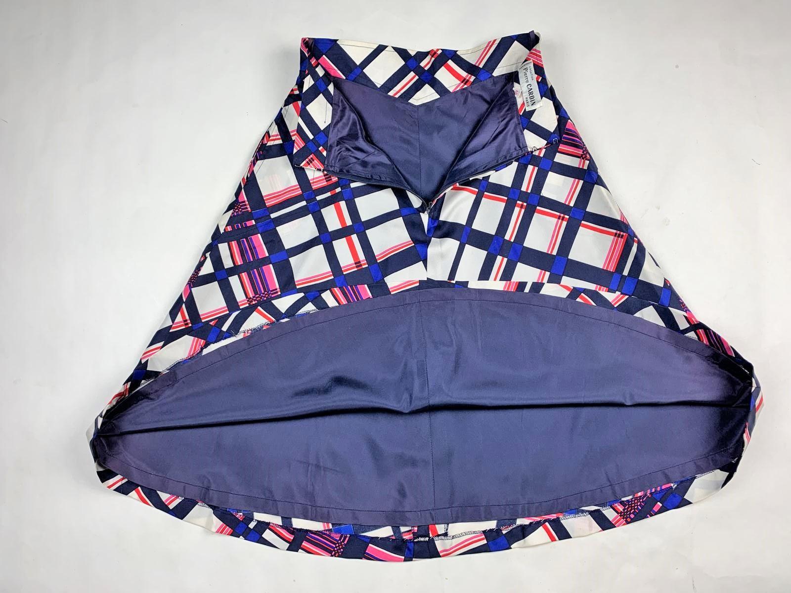 Camicetta e gonna in Twill di seta di Pierre Cardin, circa 1972. in vendita 8