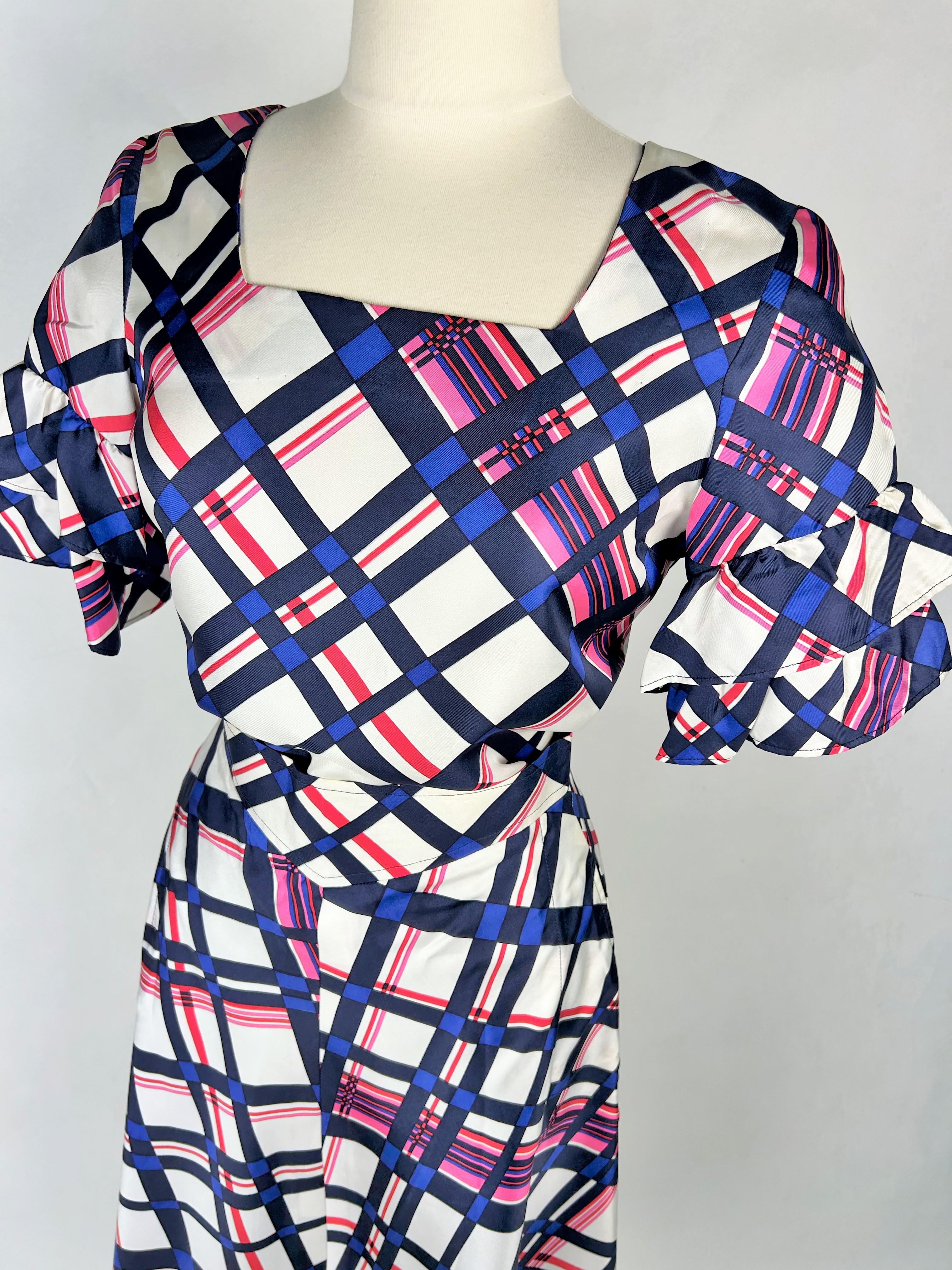 Camicetta e gonna in Twill di seta di Pierre Cardin, circa 1972. In condizioni buone in vendita a Toulon, FR