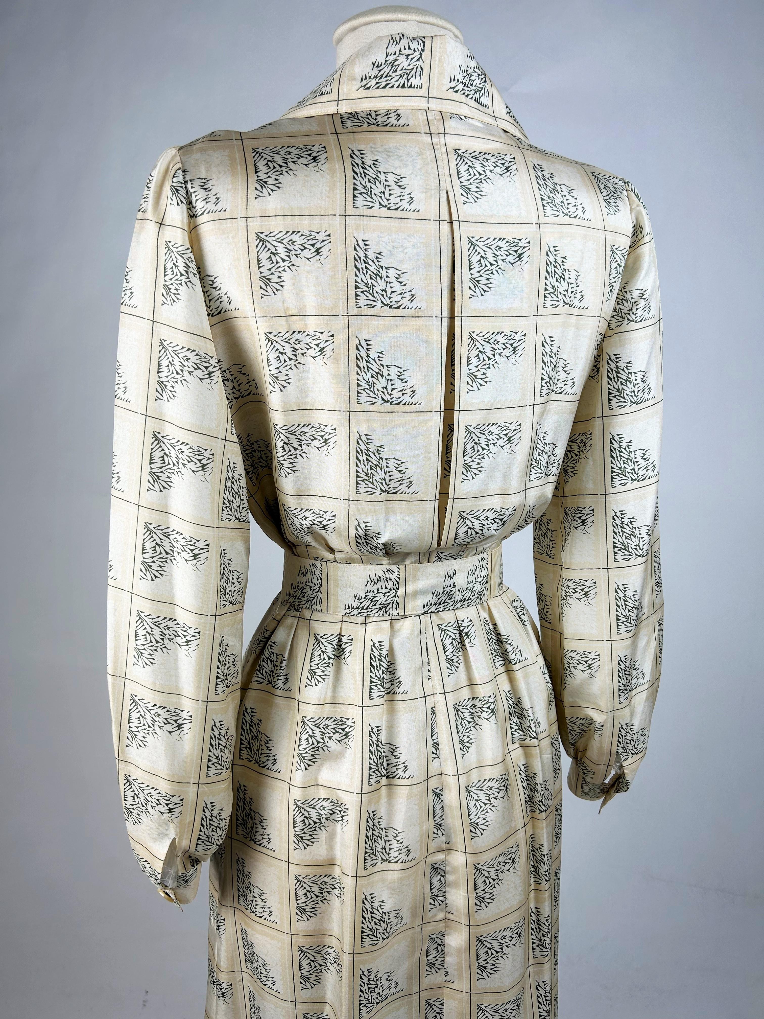Blouse dress in printed taffeta by Gérard Pipart for Nina Ricci Circa 1985 11