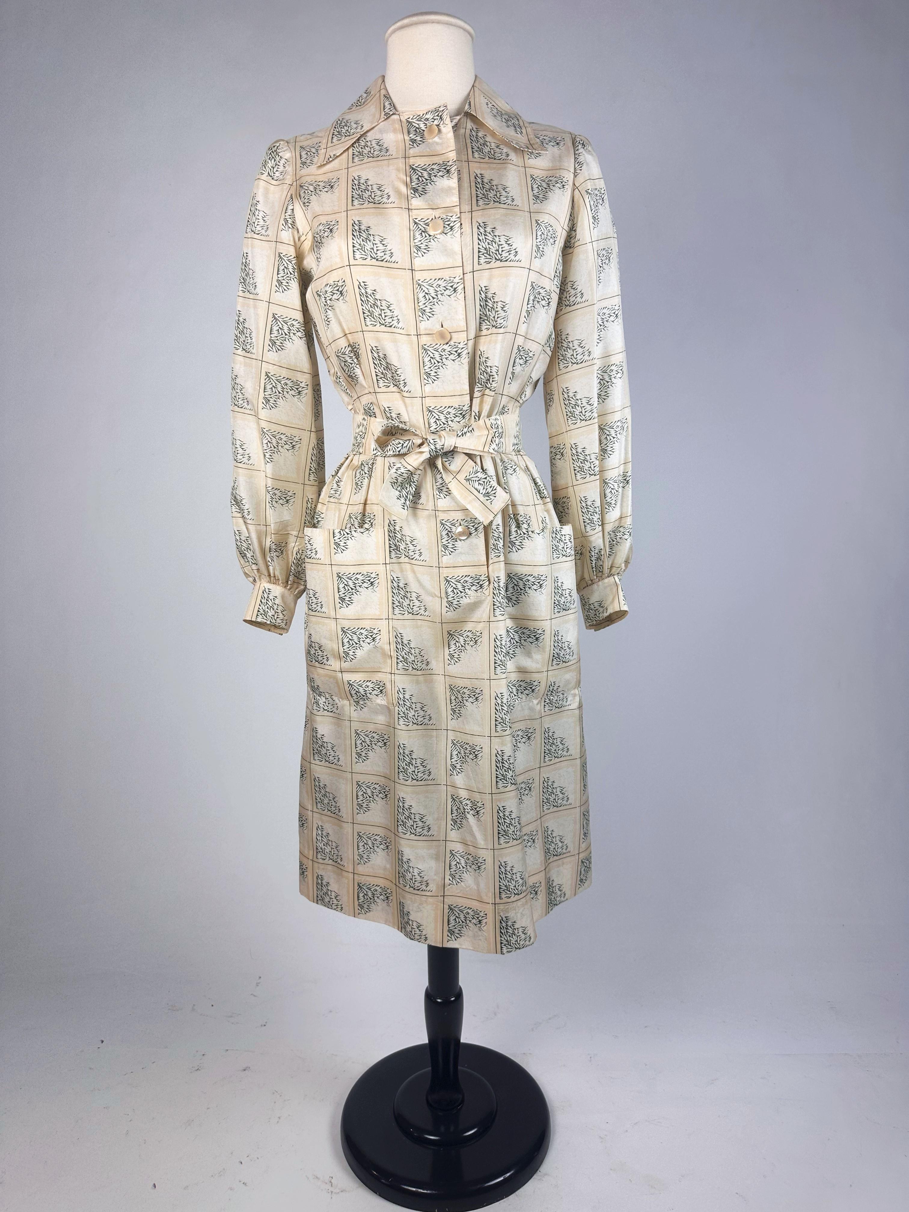 Blouse dress in printed taffeta by Gérard Pipart for Nina Ricci Circa 1985 5