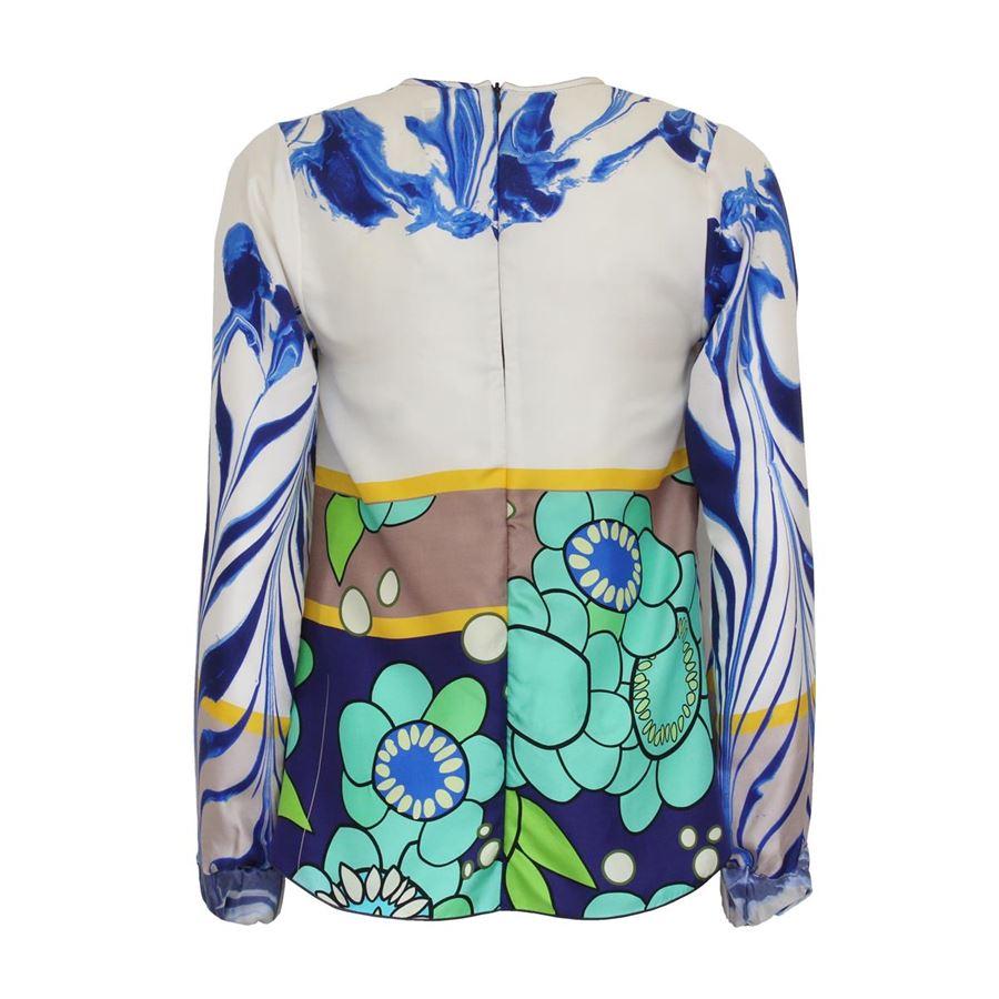 Silk Multicolored Fancy print Long sleeve Back zip closure Total length cm 54 cm (21.2 inches) Shoulder width cm 32 (12.5 inches) Original price euro 434
