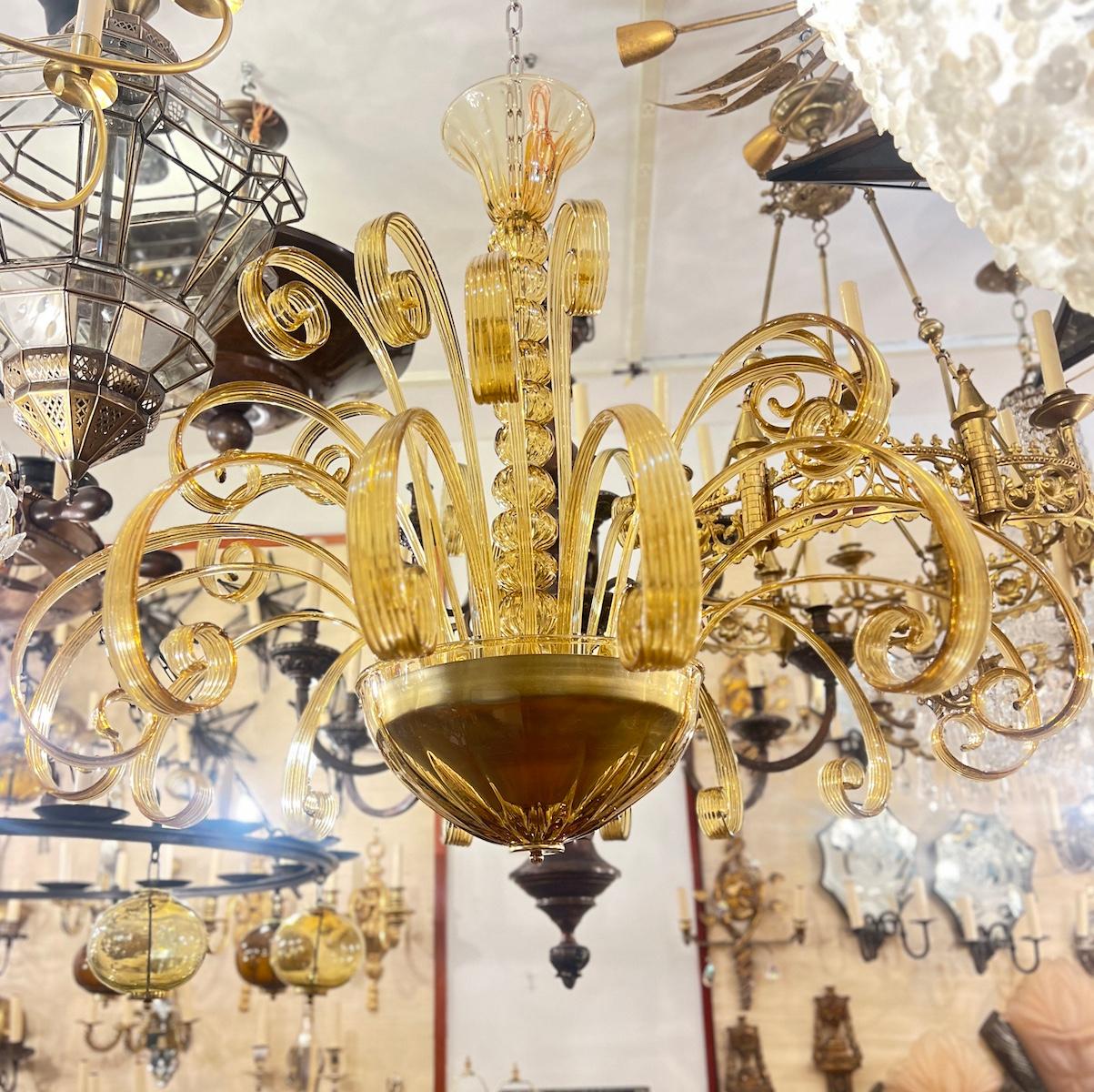Lampadario di Murano in vetro soffiato e ambra in vendita 1