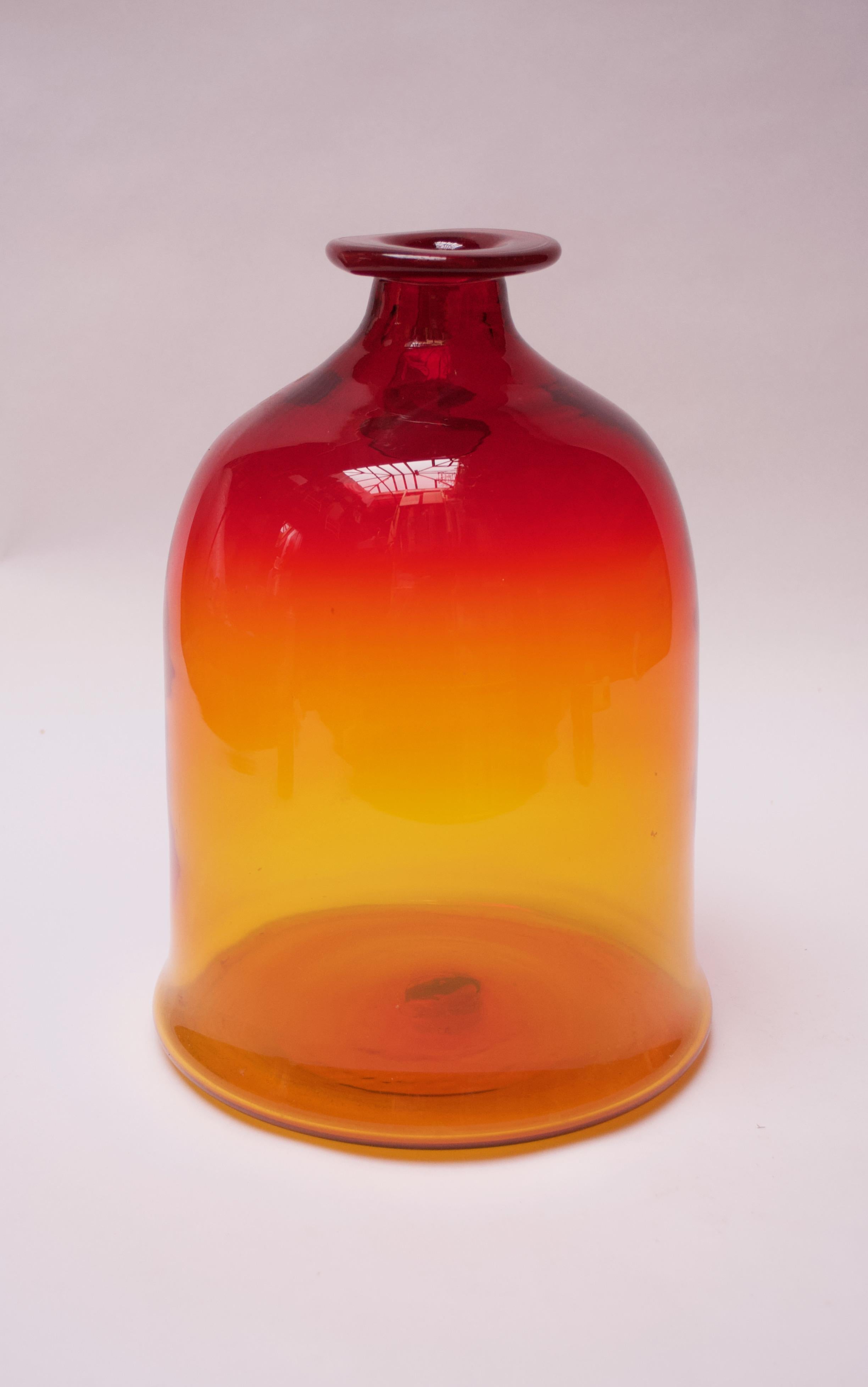 Mid-Century Modern Pichet en verre soufflé Amberina Tangerine Conçu par John Nickerson pour Blenko en vente