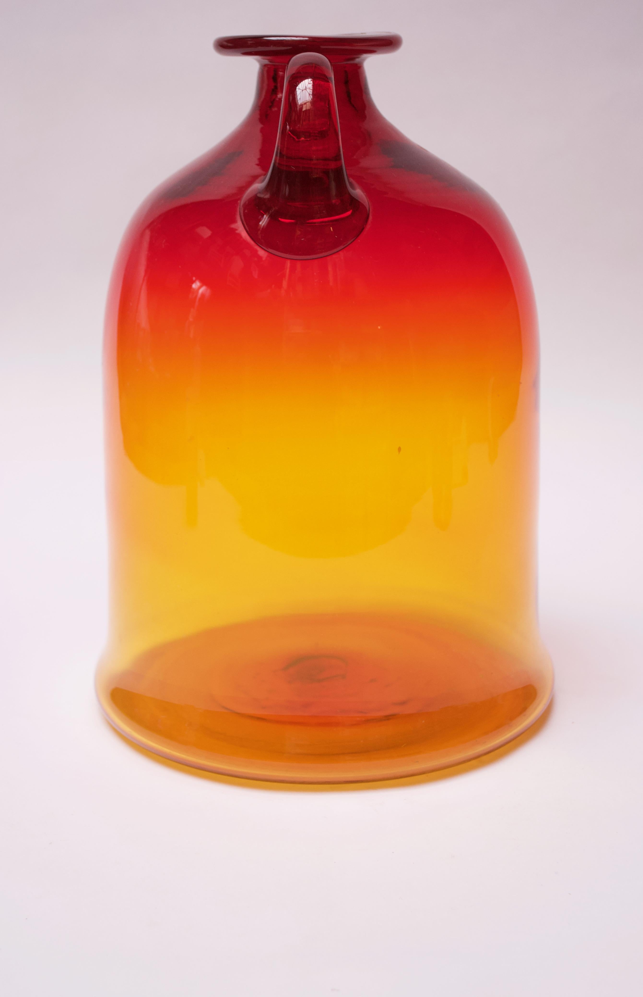 Américain Pichet en verre soufflé Amberina Tangerine Conçu par John Nickerson pour Blenko en vente
