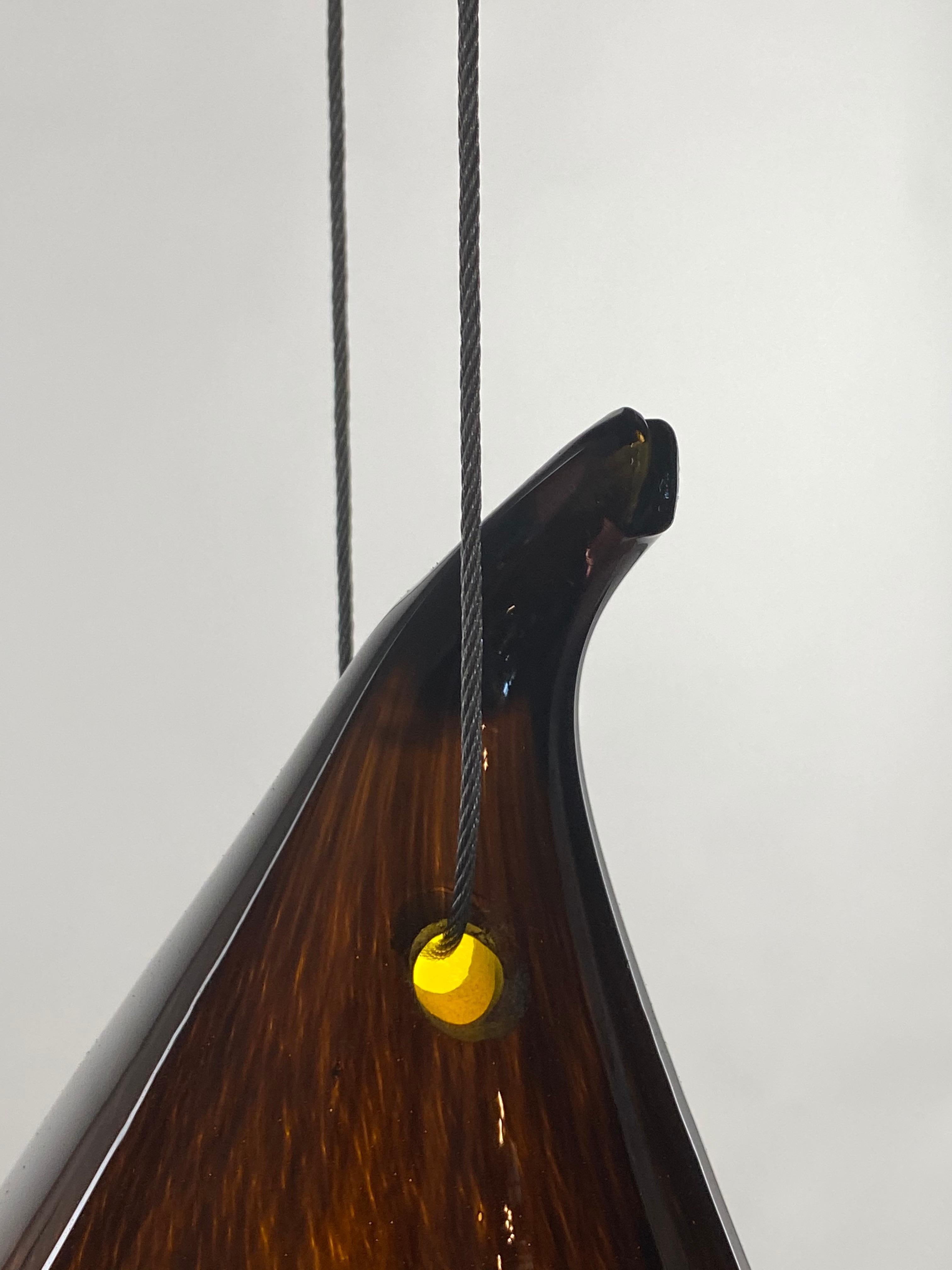 Verre brun Lampe suspendue en verre soufflé marron et vert, XXIe siècle par Mattia Biagi en vente