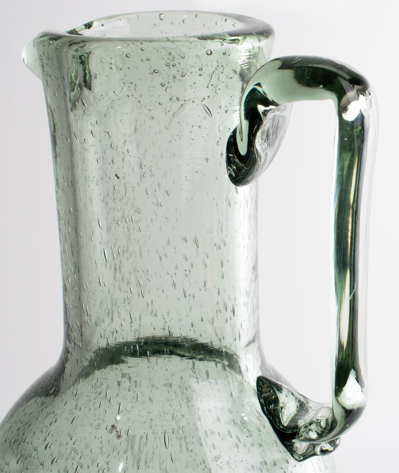Vetro Caraffa decorativa in vetro soffiato di Verrerie de Bendor, Francia, circa 1960 in vendita