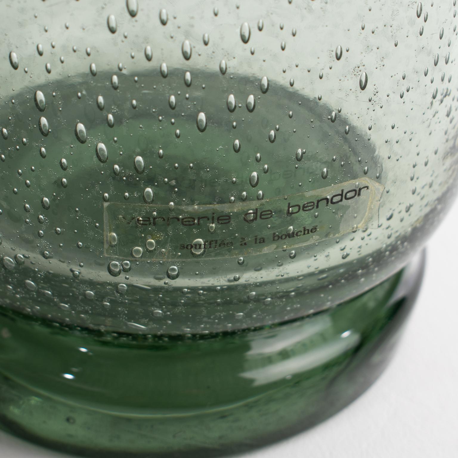 Caraffa decorativa in vetro soffiato di Verrerie de Bendor, Francia, circa 1960 in vendita 1
