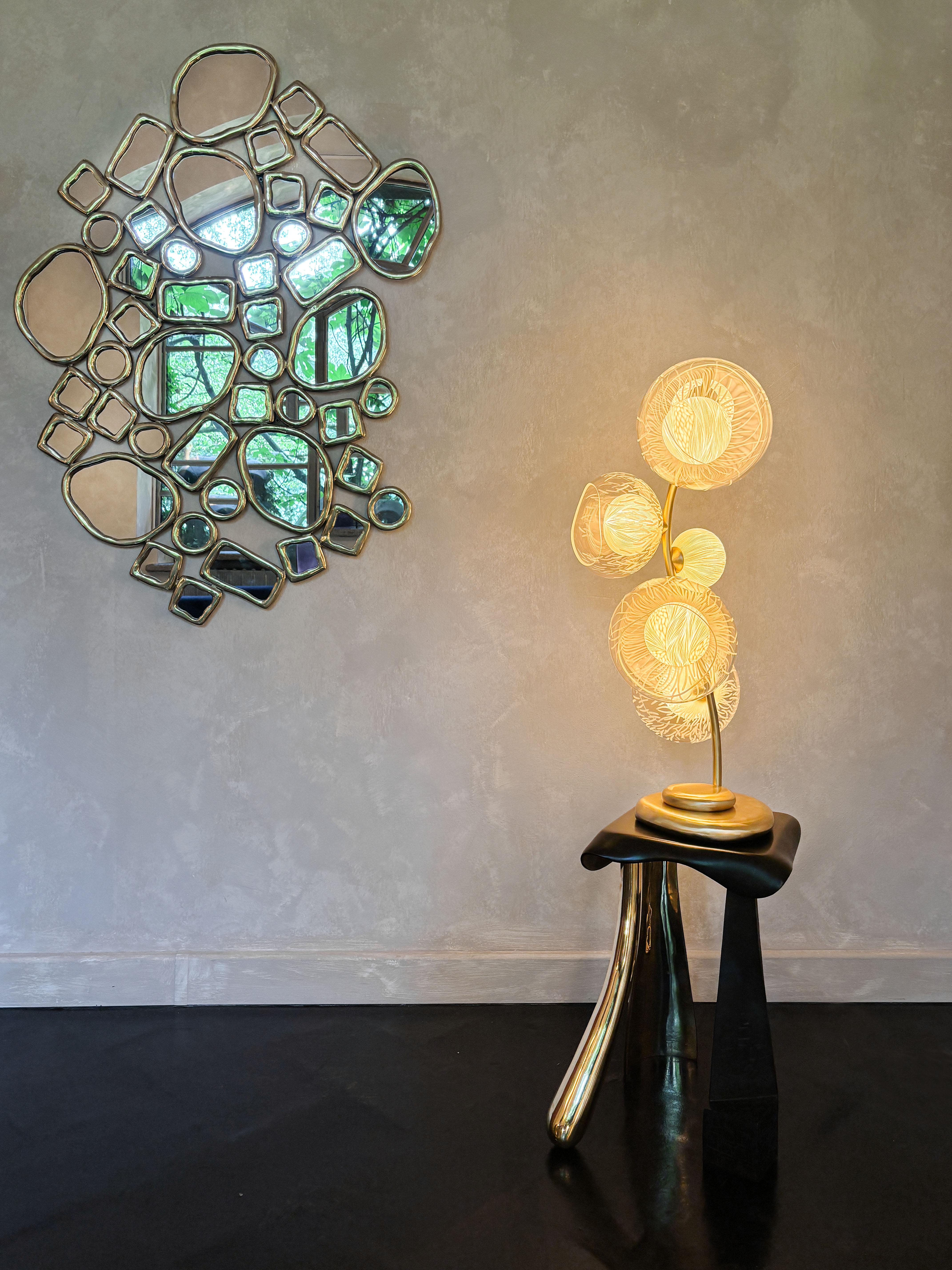 Blown Glass, engraved Porcelain with Brass table lamp by Vezzini & Chen For Sale 2