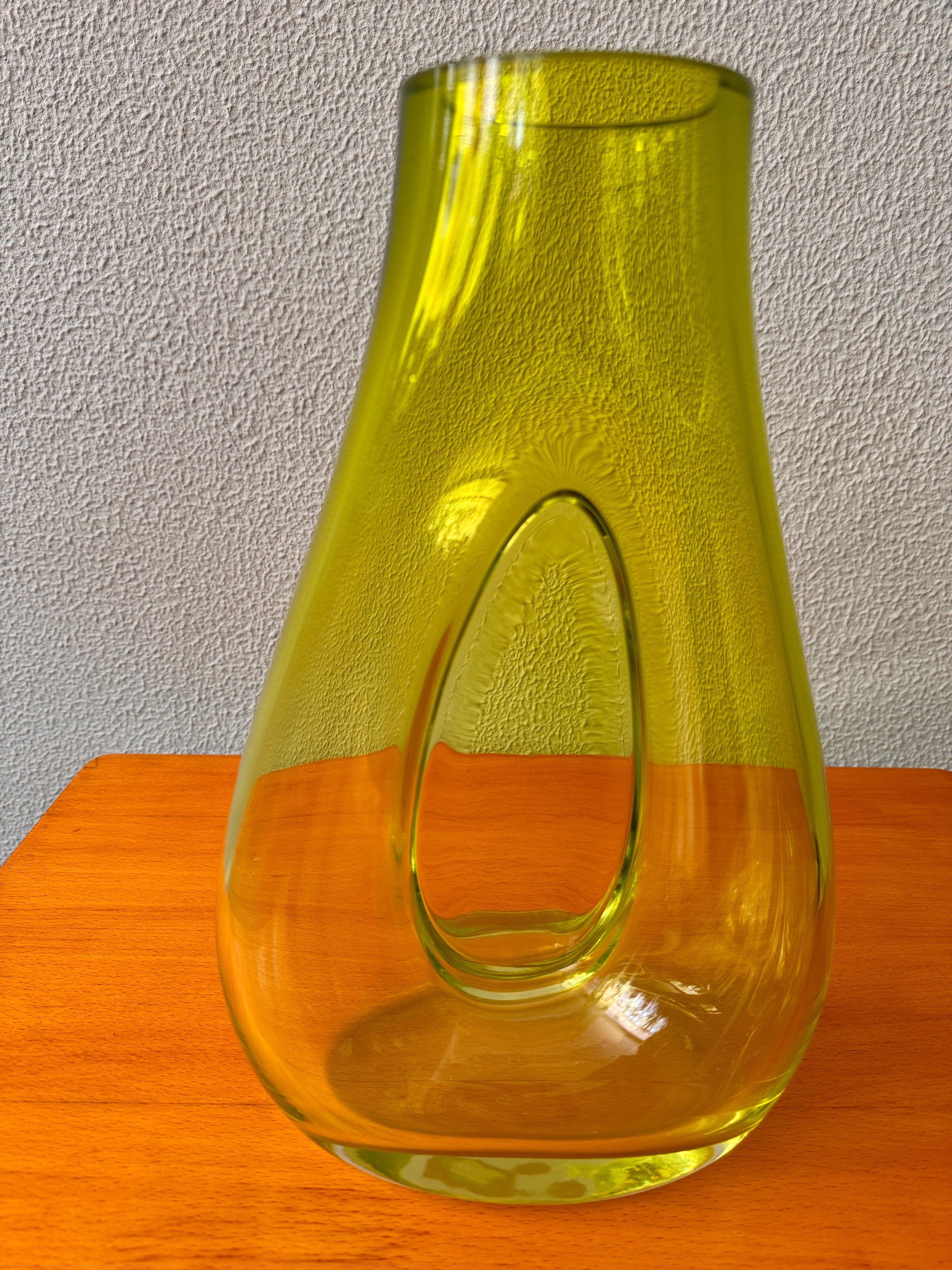 Vaso verde in vetro soffiato di Toni Zuccheri per Ve Art, anni '60 in vendita 3
