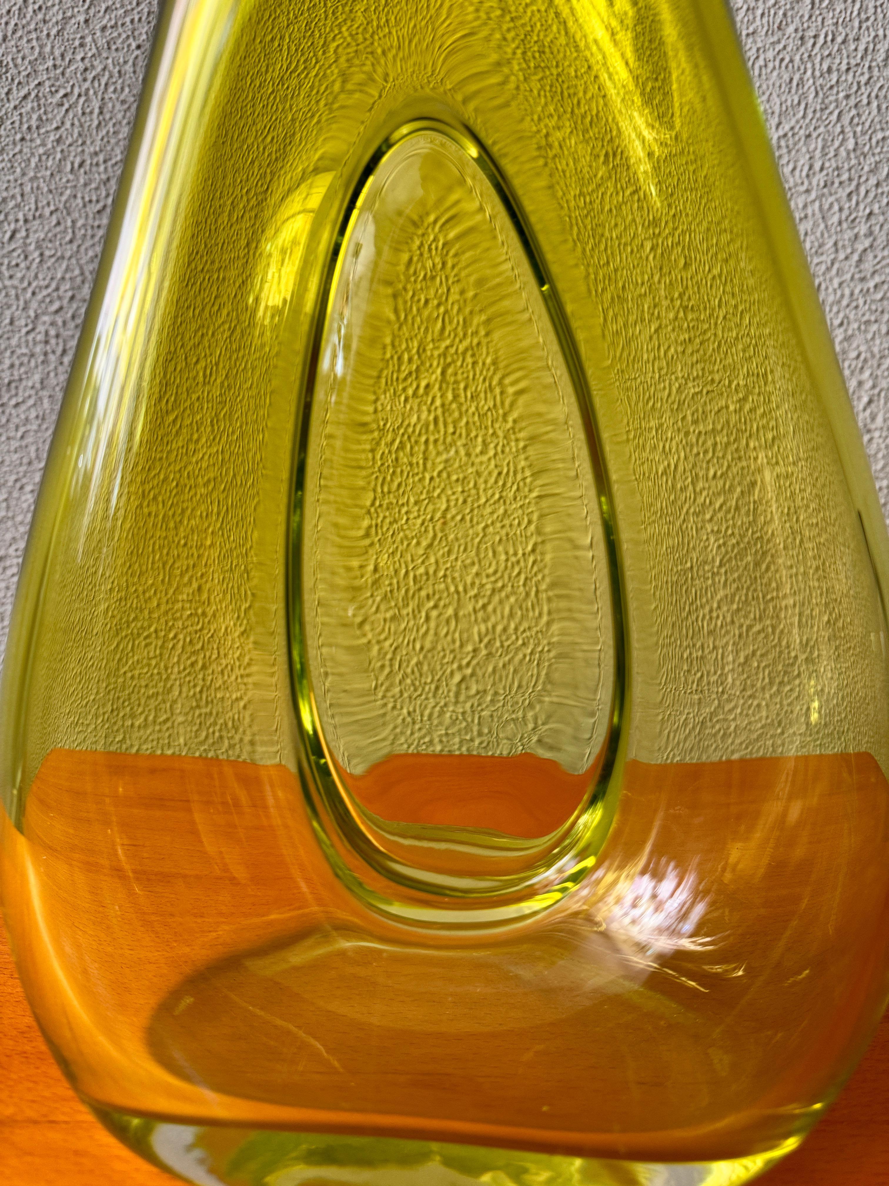 Vaso verde in vetro soffiato di Toni Zuccheri per Ve Art, anni '60 in vendita 5
