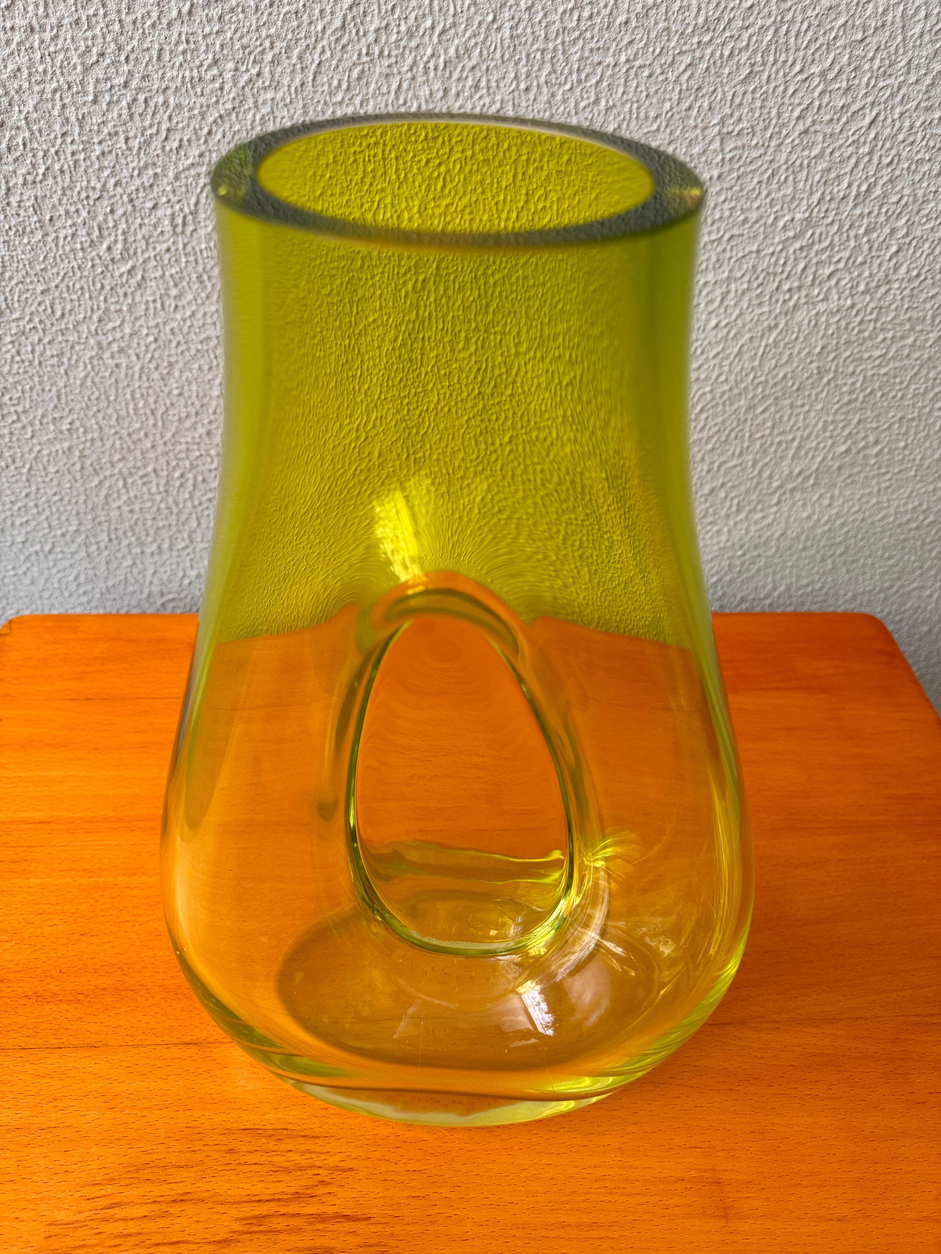 Vaso verde in vetro soffiato di Toni Zuccheri per Ve Art, anni '60 in vendita 6