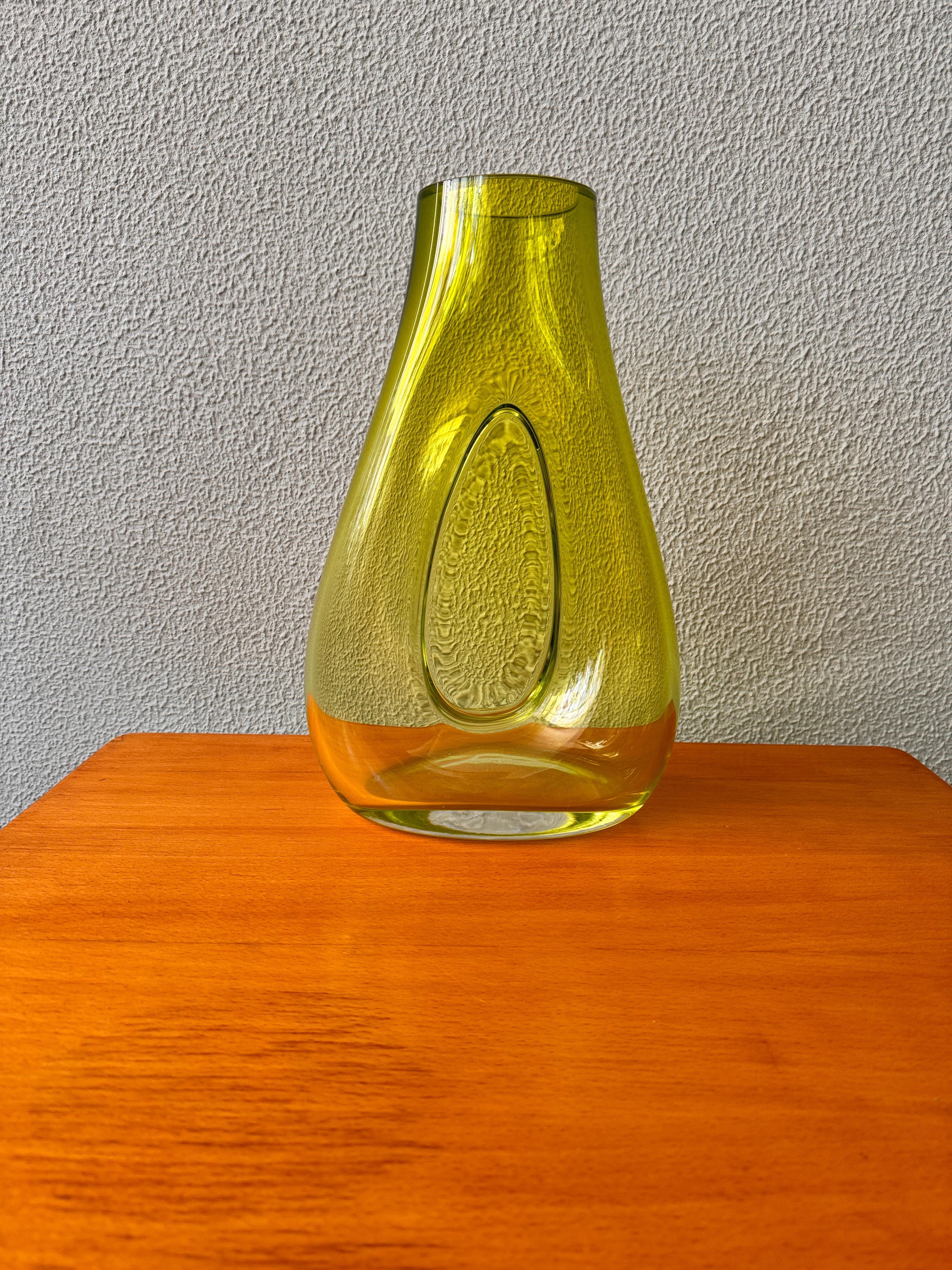 Vaso verde in vetro soffiato di Toni Zuccheri per Ve Art, anni '60 In condizioni buone in vendita a Lisboa, PT