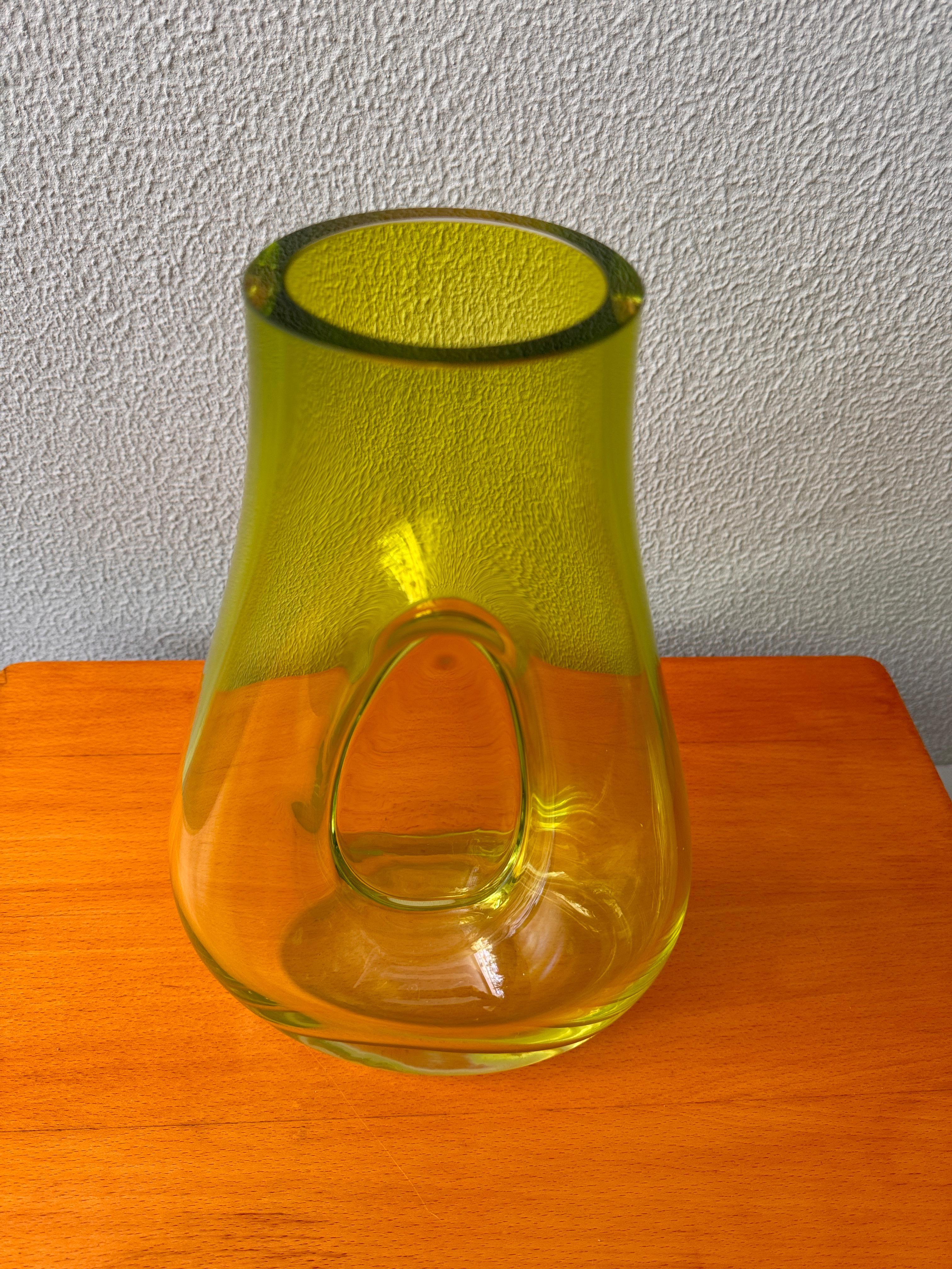Vaso verde in vetro soffiato di Toni Zuccheri per Ve Art, anni '60 in vendita 1