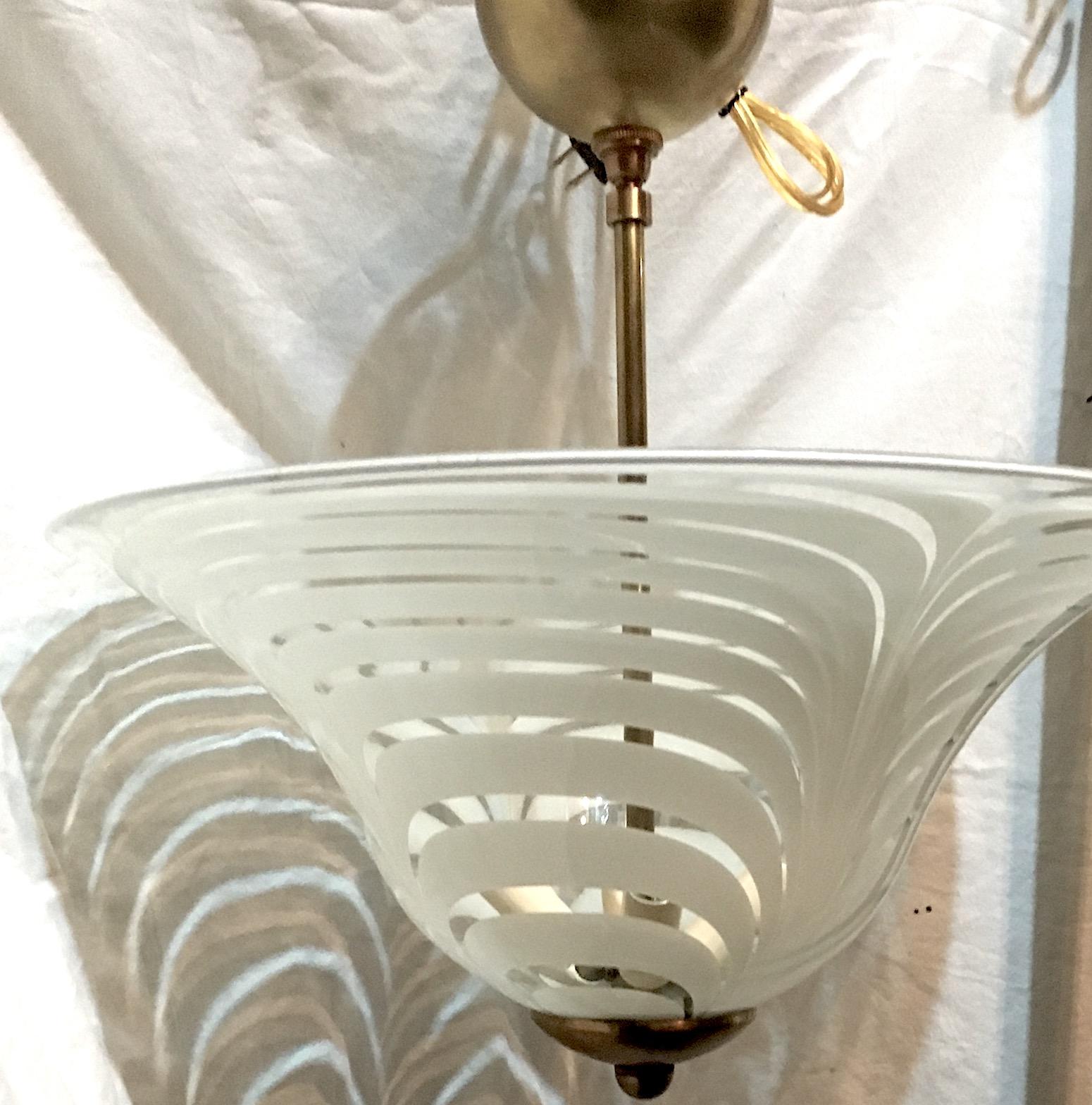 Milieu du XXe siècle Luminaire de Murano en verre soufflé