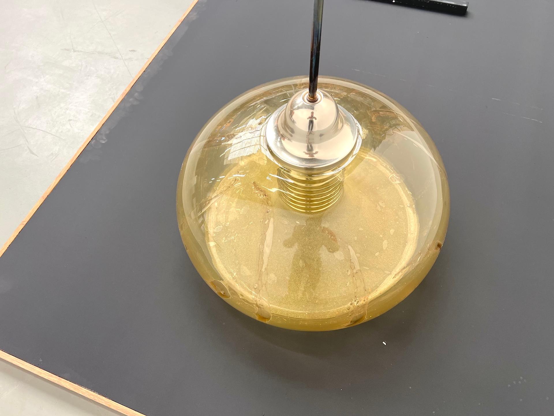 Lampada a sospensione in pasta di vetro soffiato, anni '70 in vendita 4