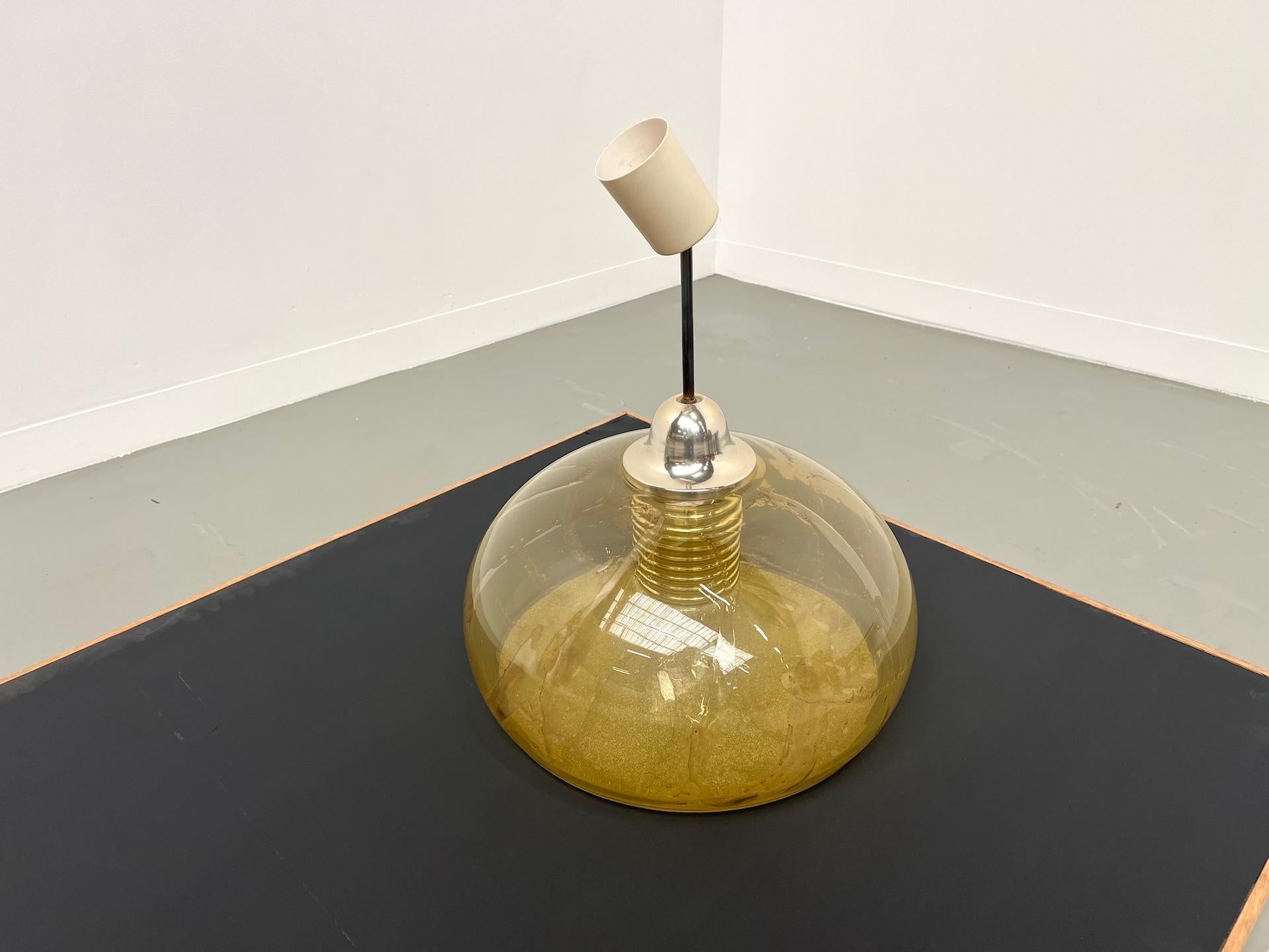 Lampada a sospensione in pasta di vetro soffiato, anni '70 in vendita 1