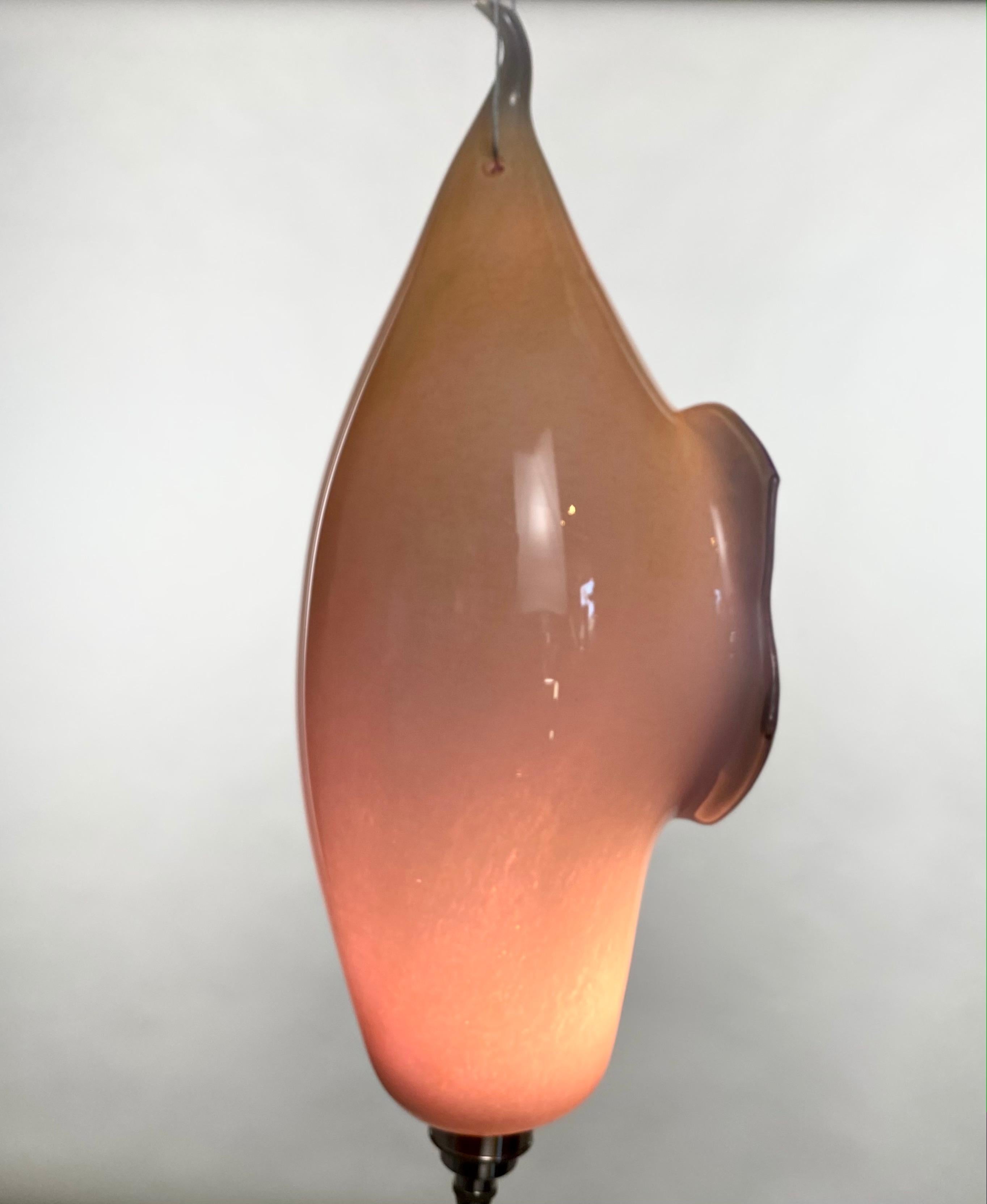 Lampe à suspension en verre soufflé rose et orange, XXIe siècle, Mattia Biagi en vente 1