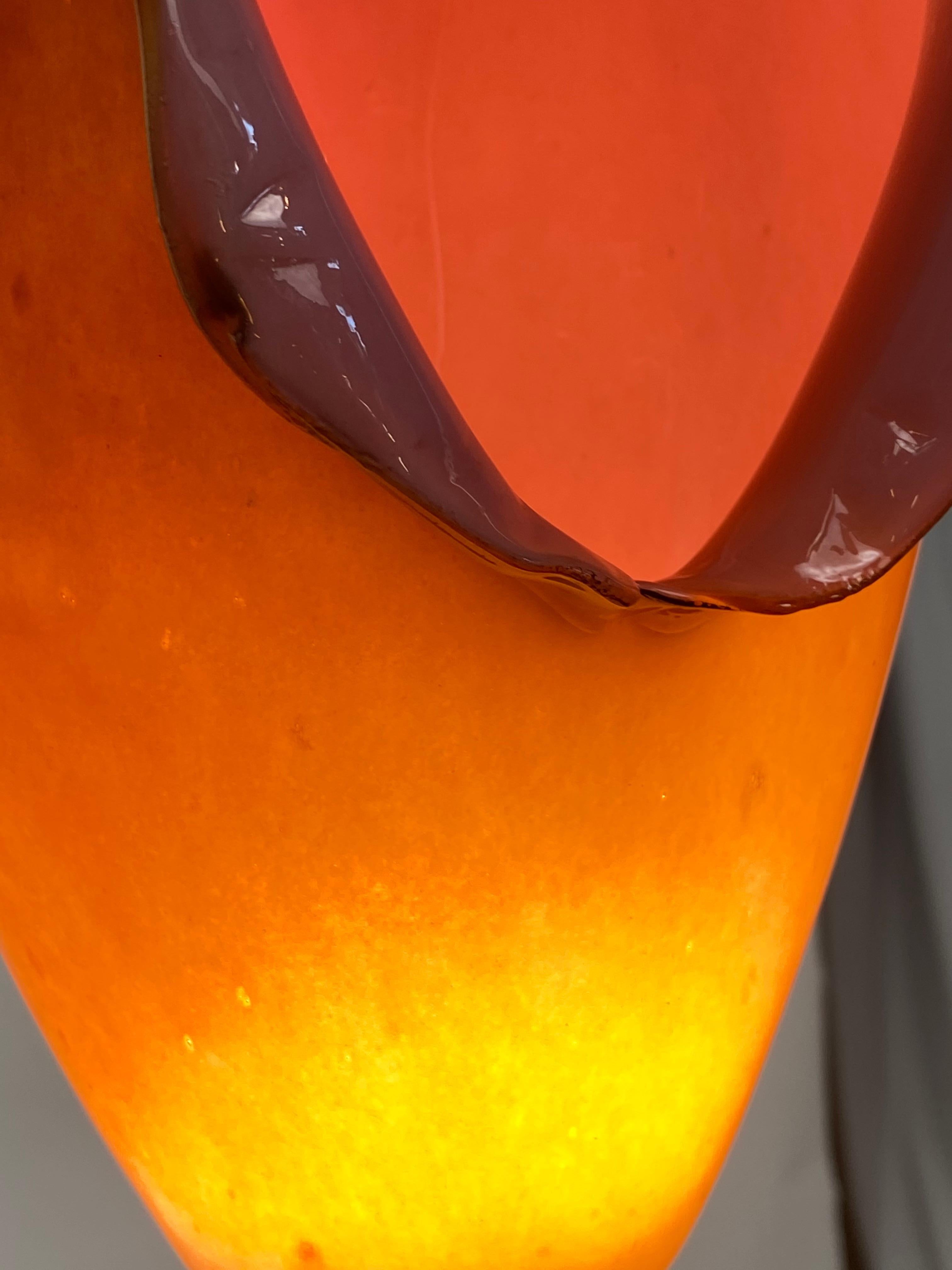 Lampenleuchte aus mundgeblasenem Glas in Rosa und Orange, 21. Jahrhundert von Mattia Biagi (Geblasenes Glas) im Angebot