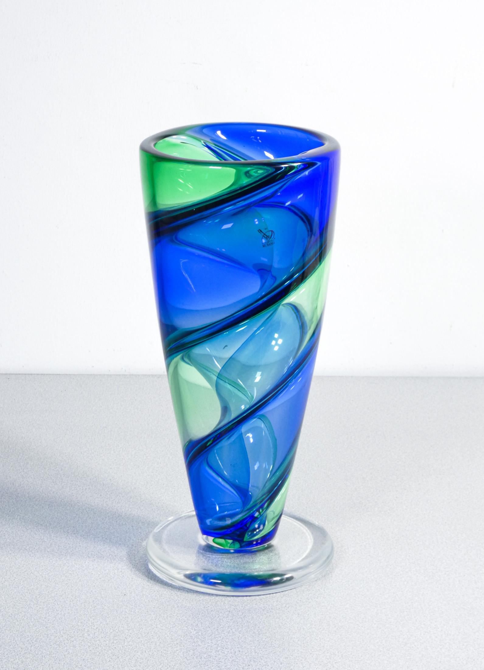 Blown glass vase
Furnace MIAN
