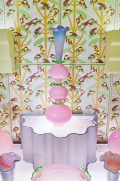 Vase aus geblasenem Glas, hoch Olu Nelum von Pierre Marie