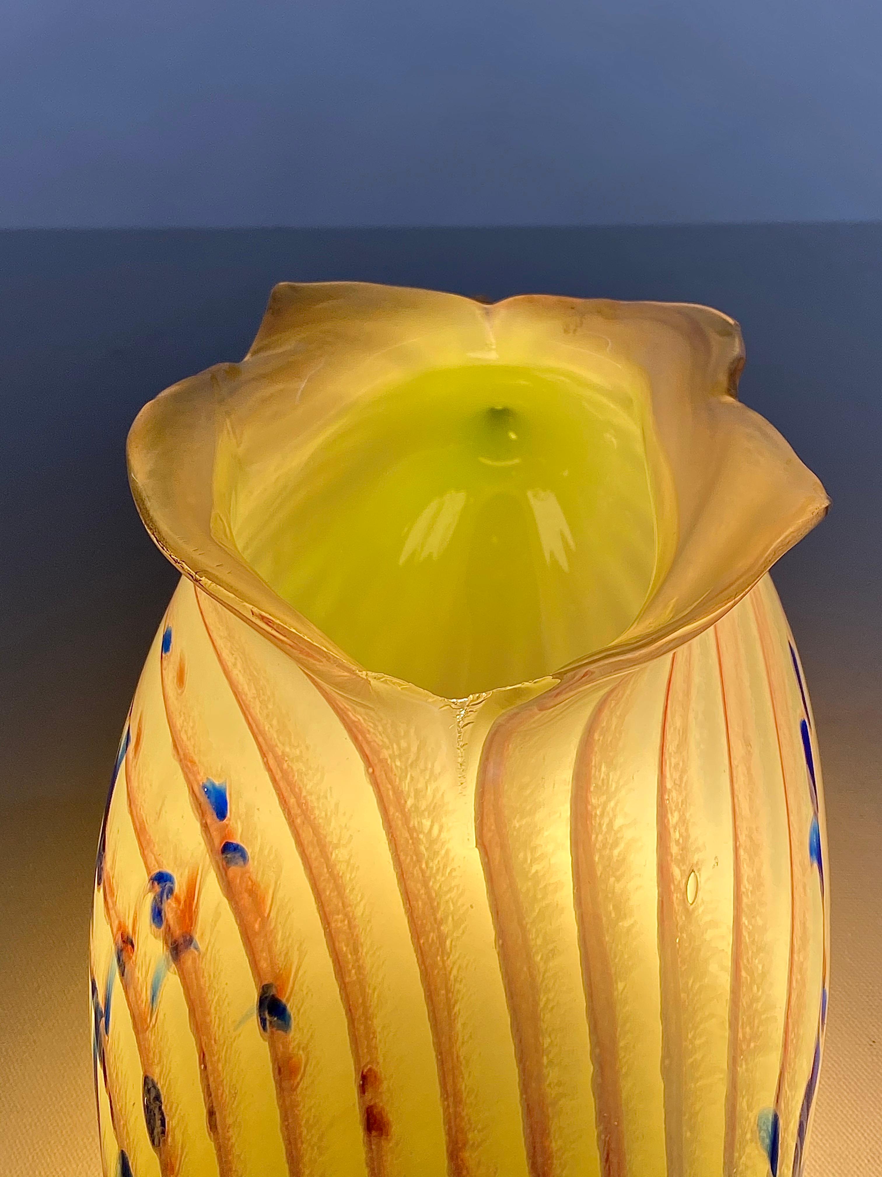 Gelbe Pendelleuchte aus mundgeblasenem Glas und Lampe, 21. Jahrhundert, von Mattia Biagi (amerikanisch) im Angebot
