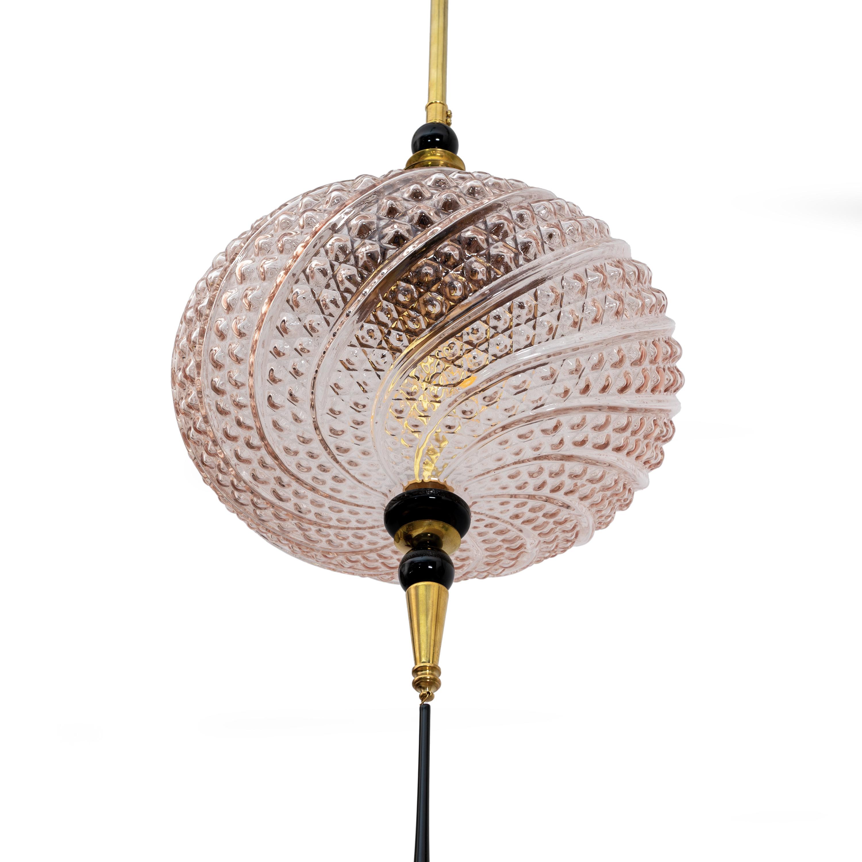 Lampada a sospensione in vetro soffiato di Murano e ottone In condizioni ottime in vendita a Puglia, Puglia