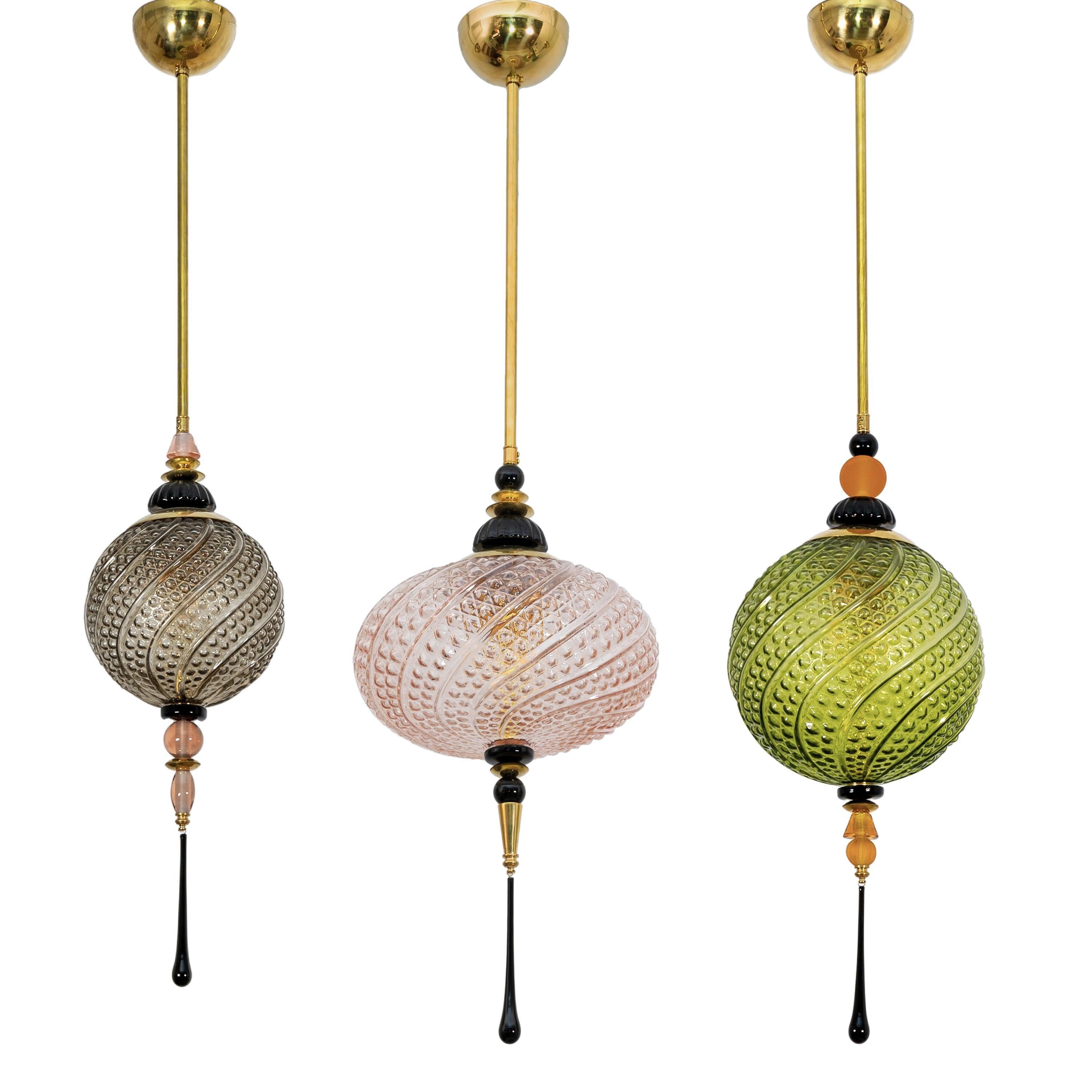 Lampada a sospensione in vetro soffiato di Murano e ottone in vendita 1