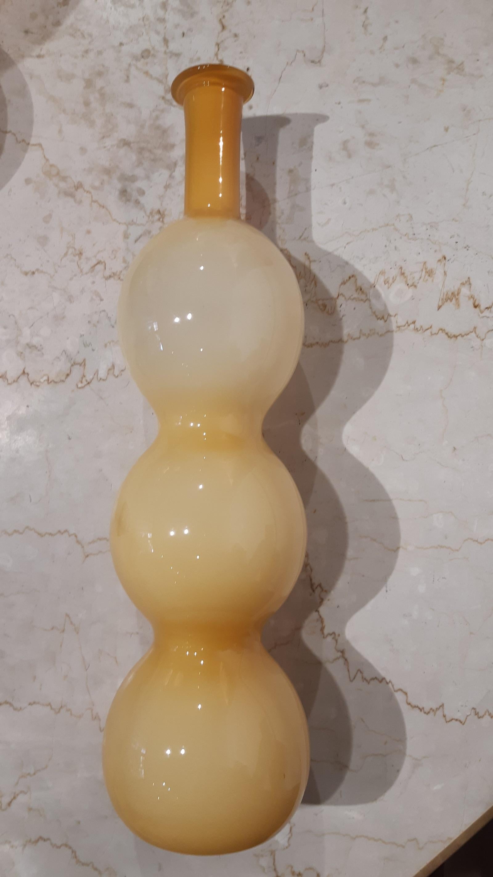 Blown Murano Glass Vase, 1970s, Italy In Good Condition For Sale In Toulouse, Midi-Pyrénées