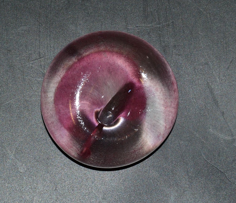 Blown Ultraviolet Murano Art Glass Paperweight, Italy In Good Condition For Sale In Miami, FL
