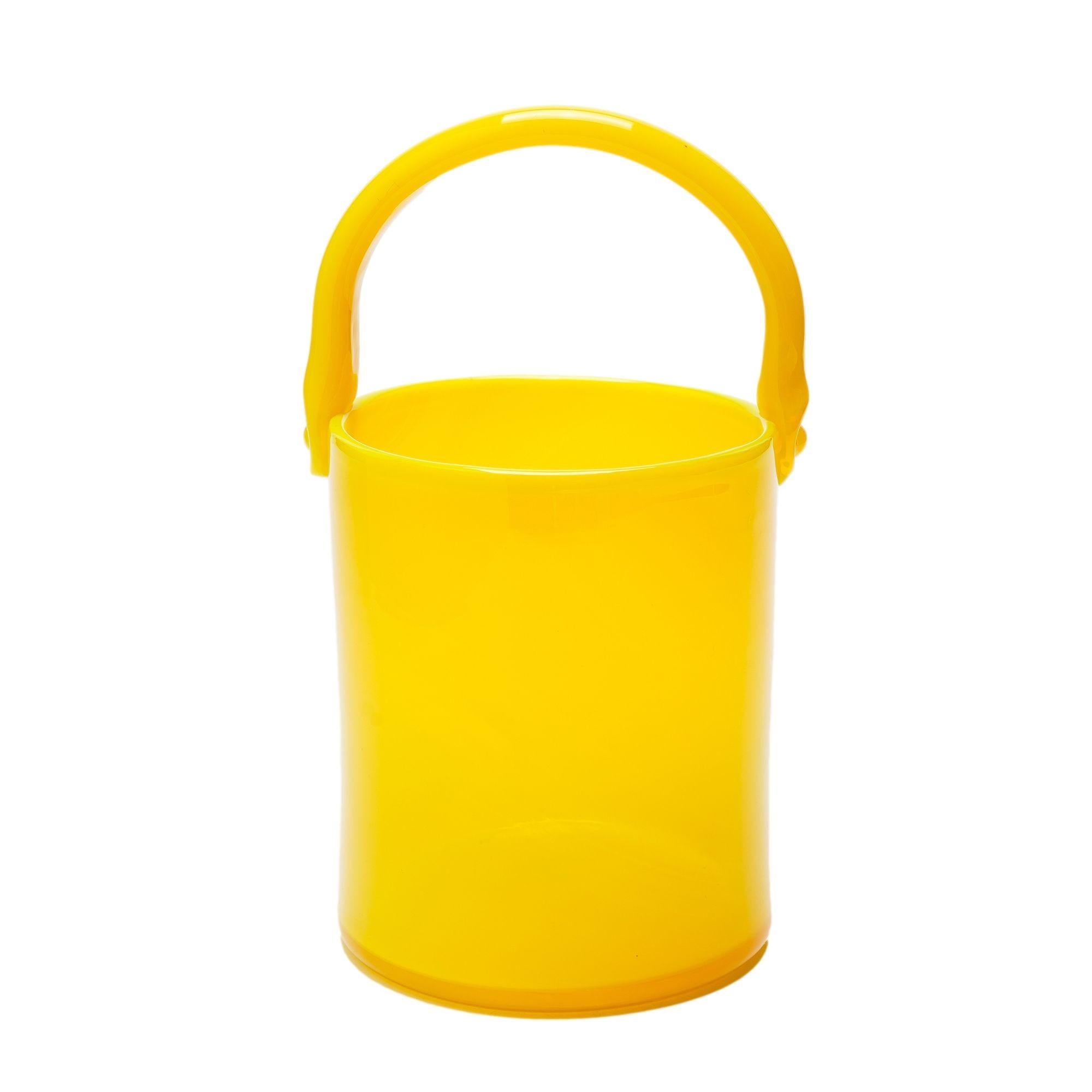 20ième siècle Paire de verre opalin jaune soufflé, vers 1950 en vente