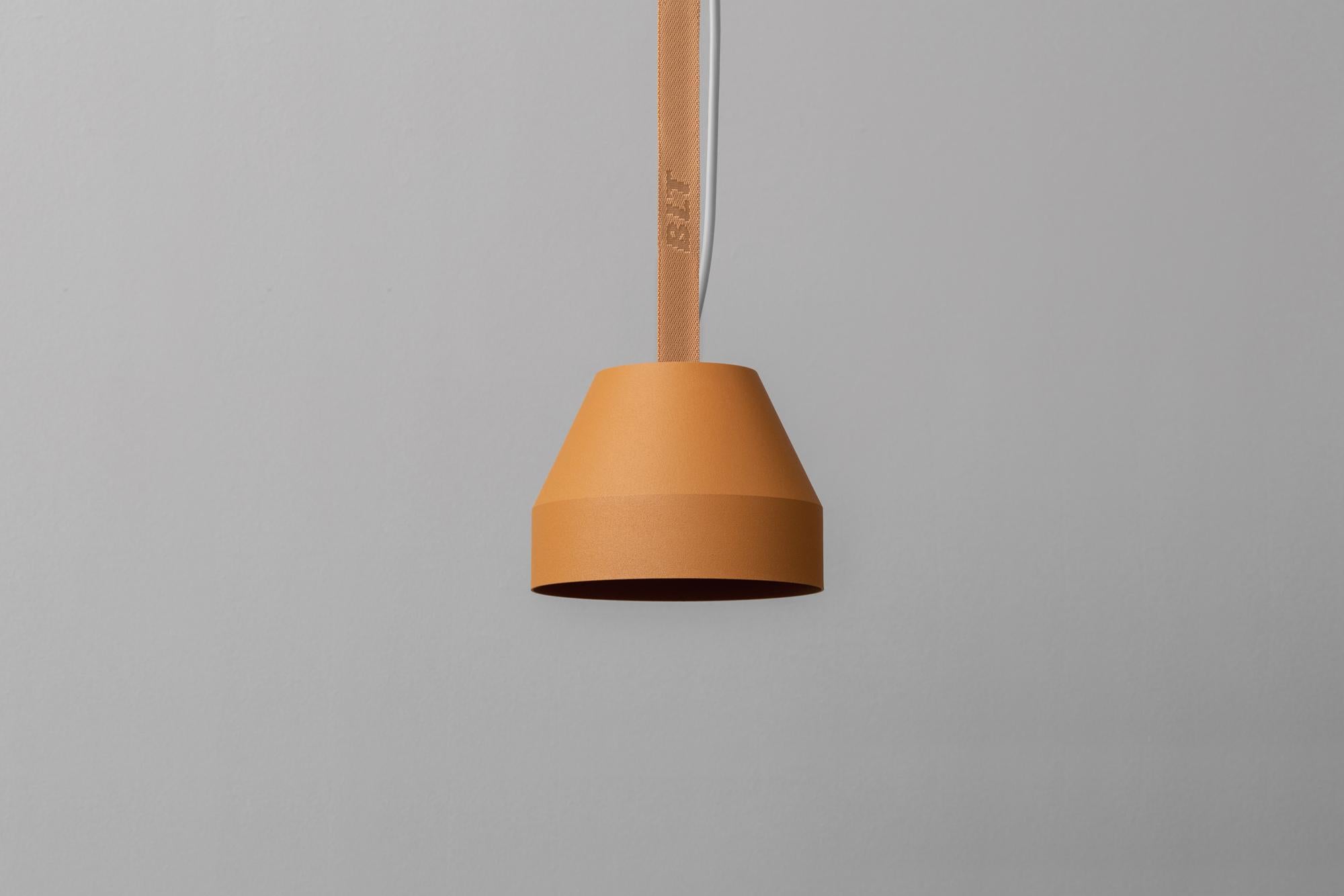 Verniciatura a polvere BLT_CAP Piccola lampada a sospensione ultra blu di +kouple in vendita