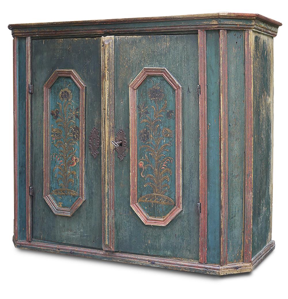 Rare Alpine painted sideboard, 1750
Measures: 
H.95 cm, L.116 cm, P.43 cm

Rare painted sideboard, not yet restored but in good condition.
On the front and sides the background color is blue, while on the relief frames, which characterize the entire