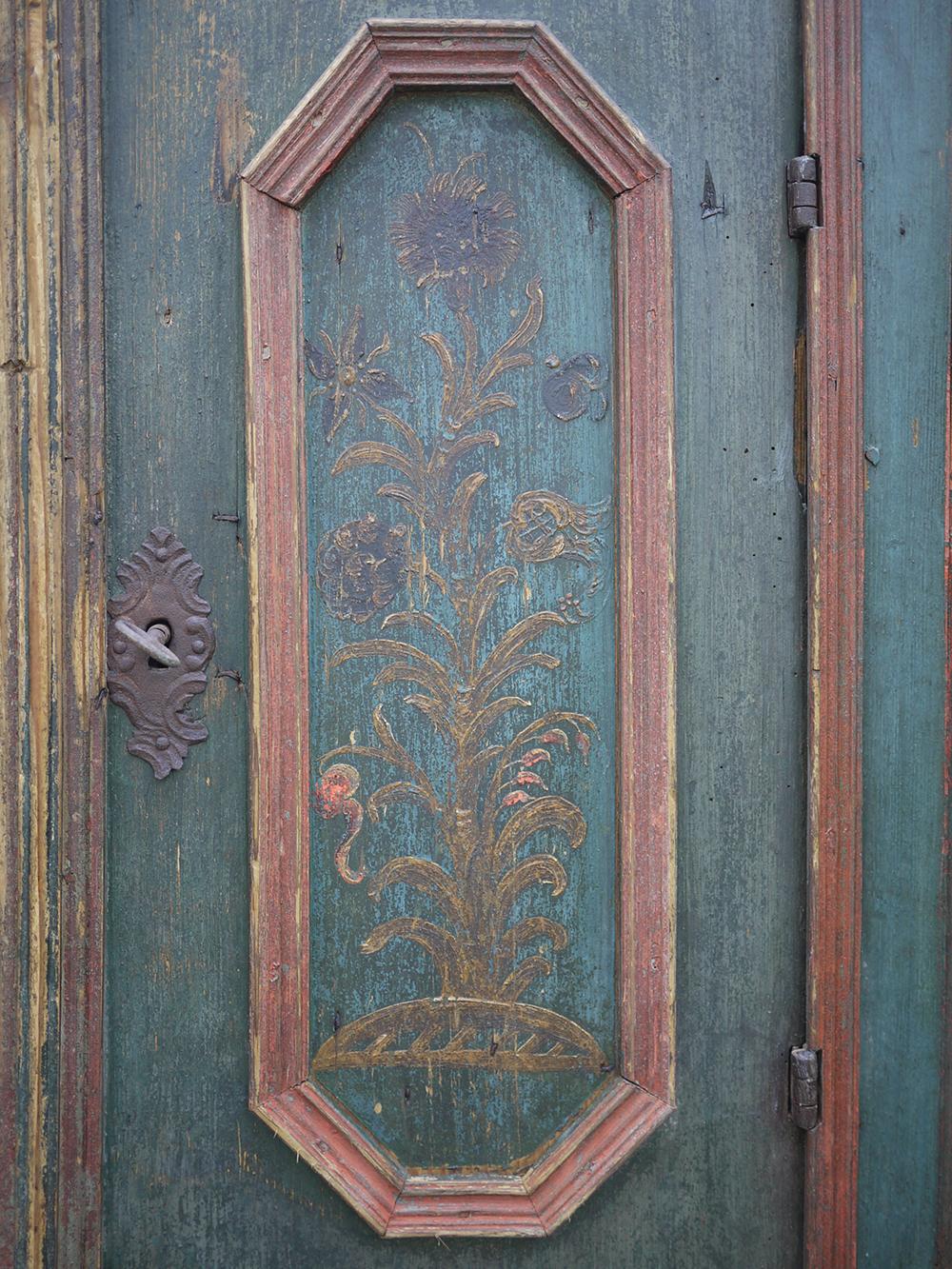Folk Art 1750 Sideboard Credenza - Blu Painted