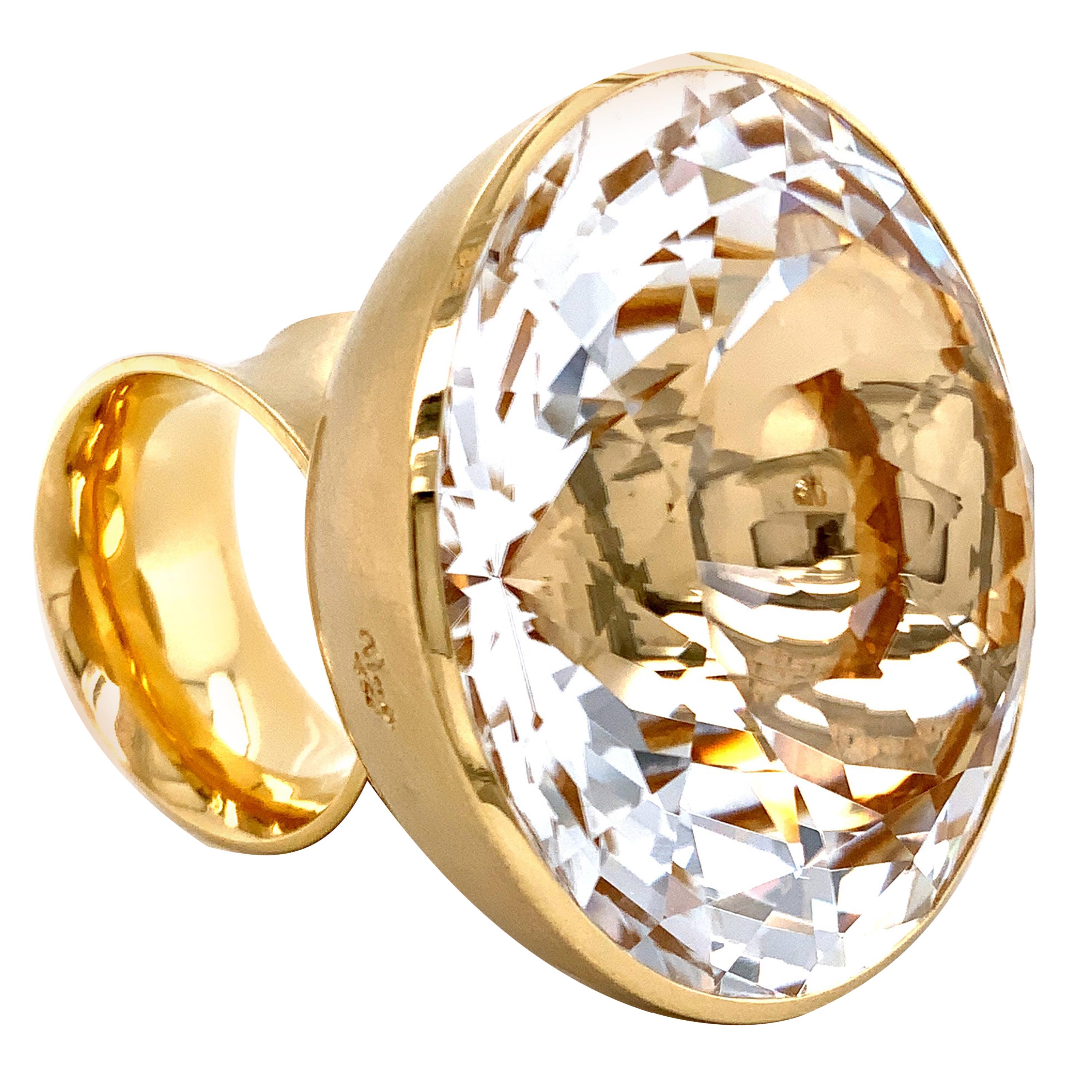  Georg Spreng - Blub Ring 18 Karat Yellow Gold, Round Natural Rock Crystal 38 mm For Sale