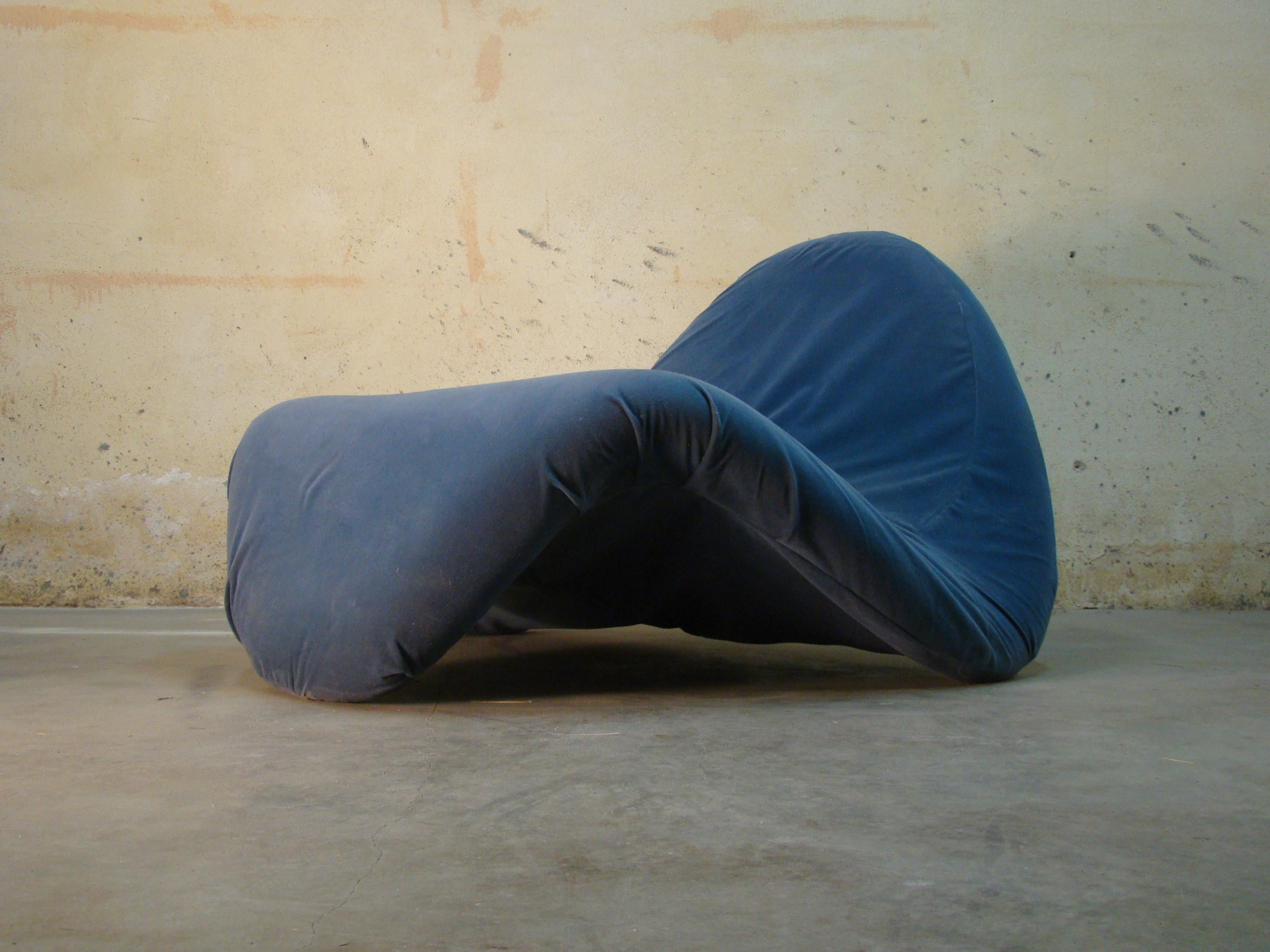 Mid-Century Modern Blue 1960s Vintage Tongue Chair in the Style of Pierre Paulin For Sale