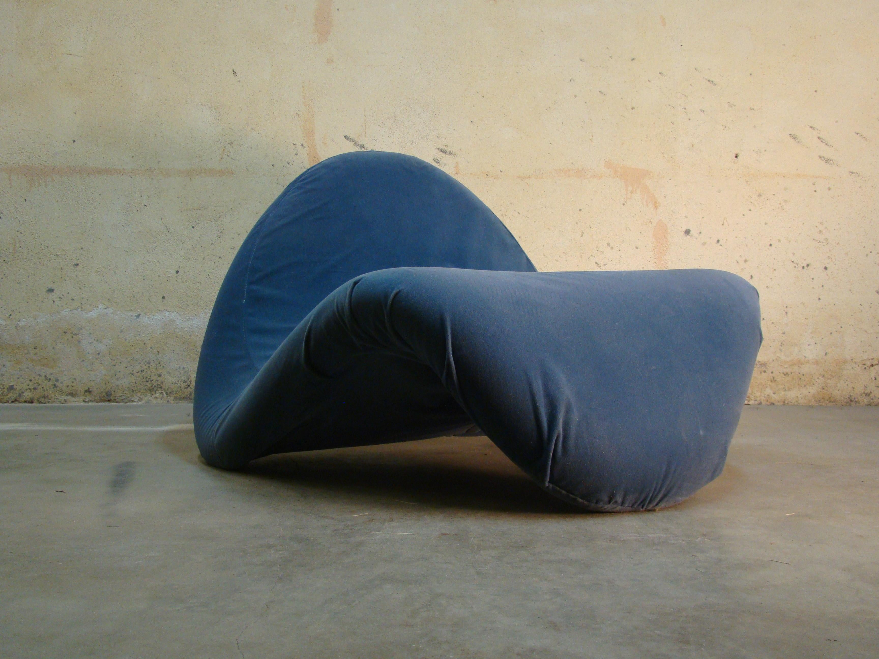 Late 20th Century Blue 1960s Vintage Tongue Chair in the Style of Pierre Paulin For Sale