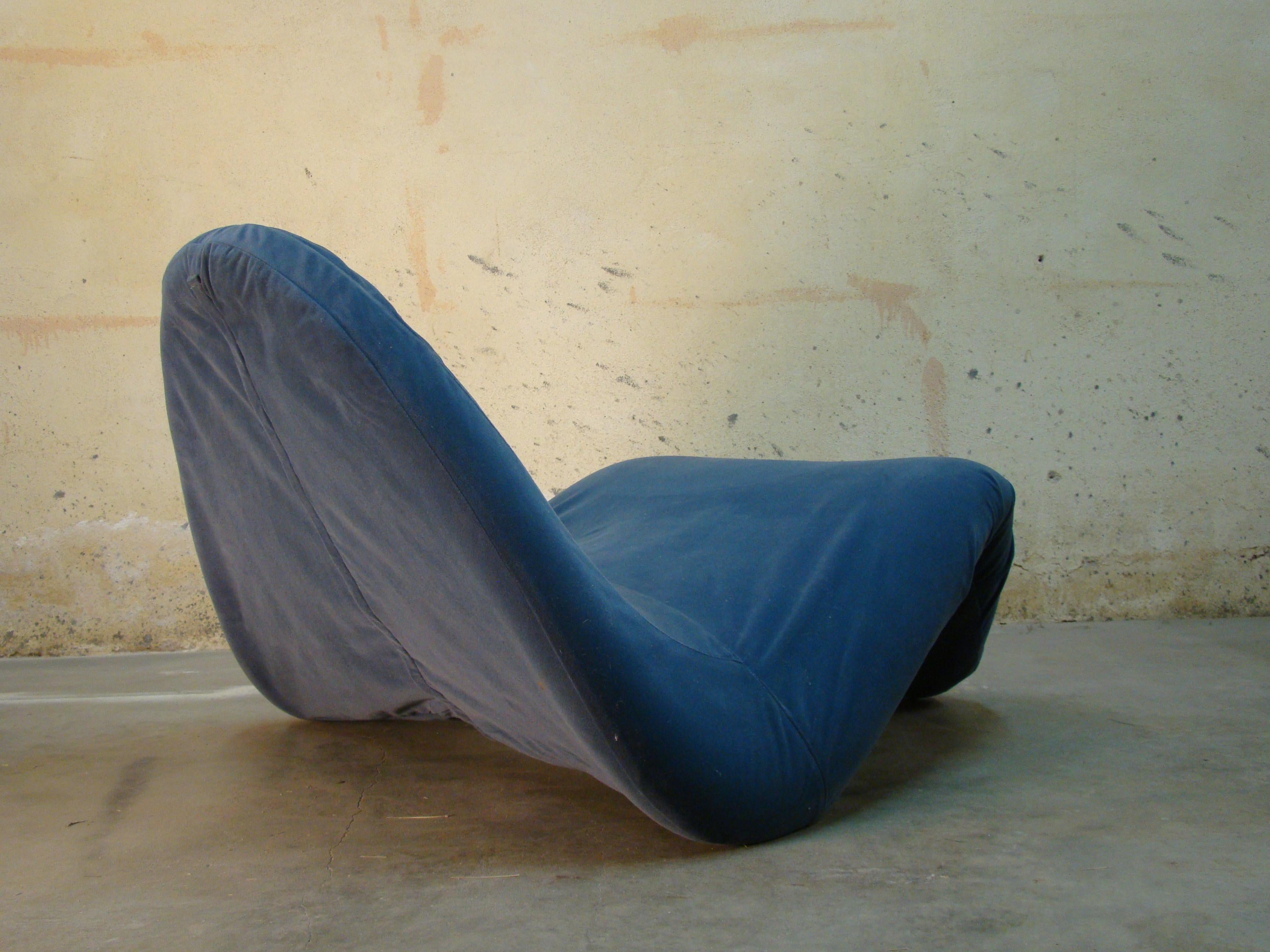 Upholstery Blue 1960s Vintage Tongue Chair in the Style of Pierre Paulin For Sale