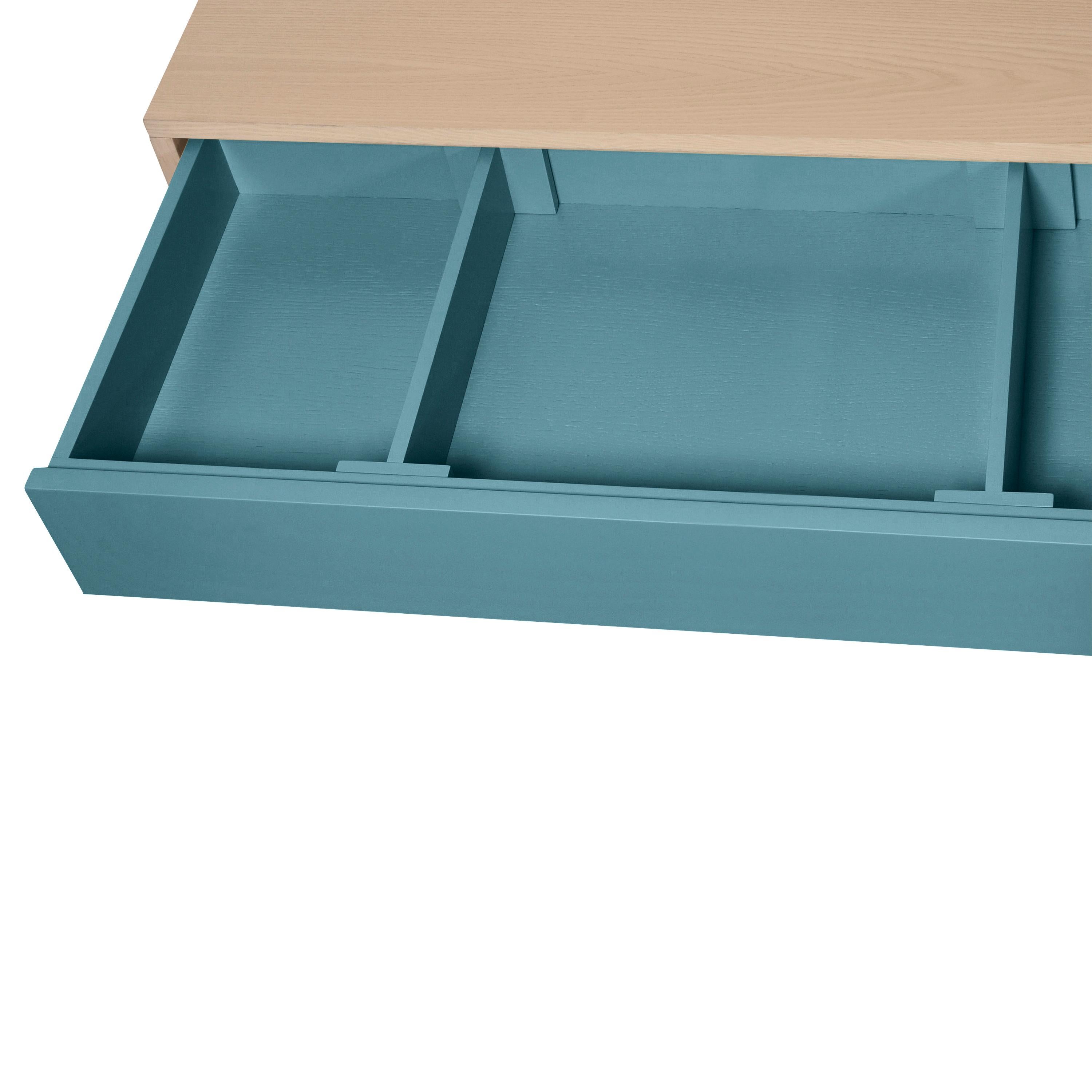 Blaues 2-türen-Buffet mit 3 Schubladen aus Eschenholz, Design Eric Gizard – Paris (Französisch) im Angebot